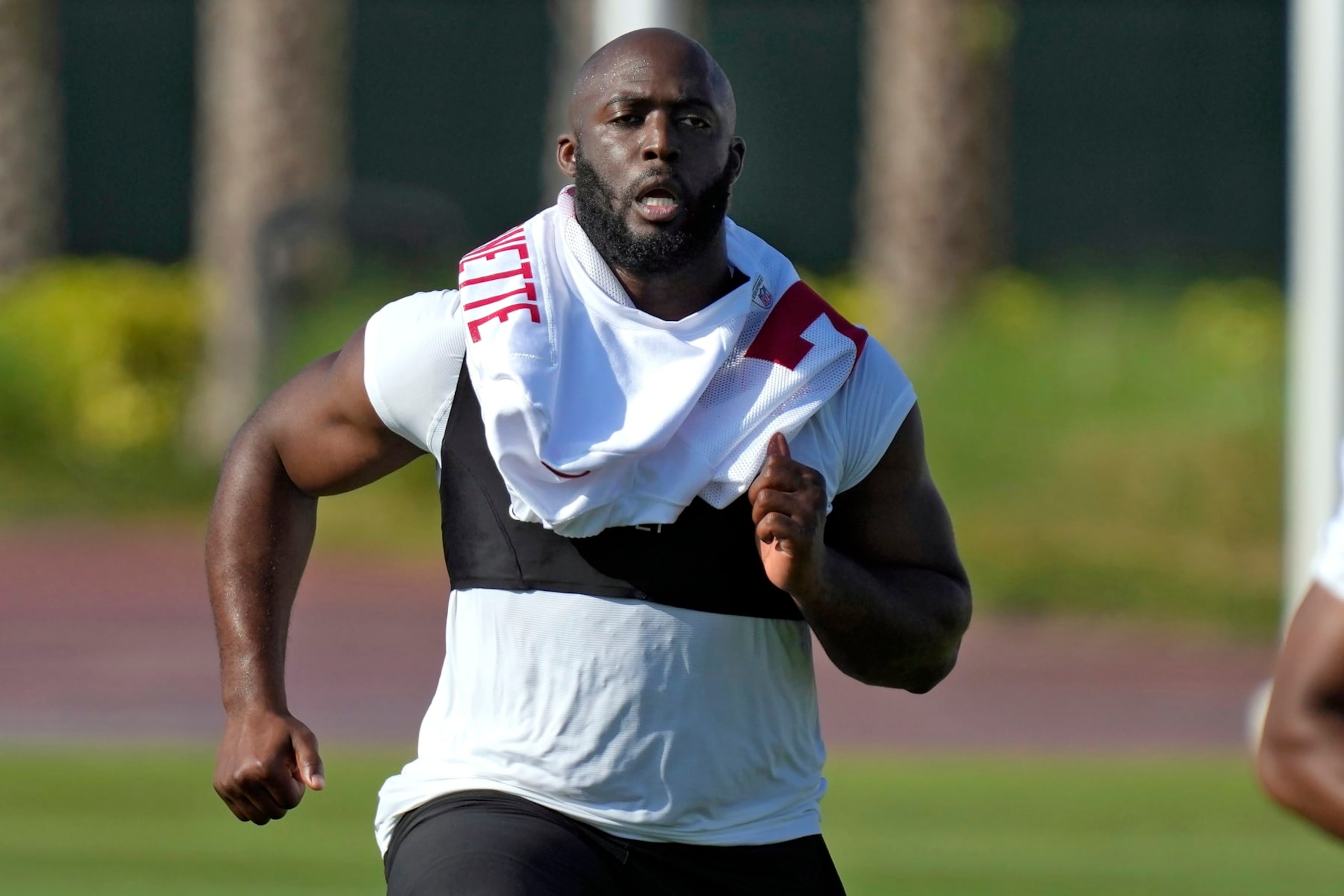 Tampa Bay Buccaneers running back Leonard Fournette (7) sprints during an NFL football minicamp Wednesday, June 8, 2022, in Tampa, Fla. (AP Photo/Chris O'Meara)