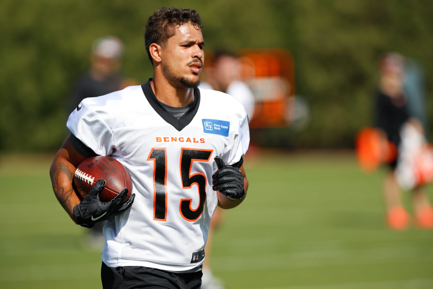 CINCINNATI, OH - MAY 13: Cincinnati Bengals Jaivon Heiligh (15) takes part in drills during the Cincinnati Bengals rookie minicamp on May 13, 2021, at the Bengals practice field in Cincinnati, OH. (Photo by Ian Johnson/Icon Sportswire via Getty Images)