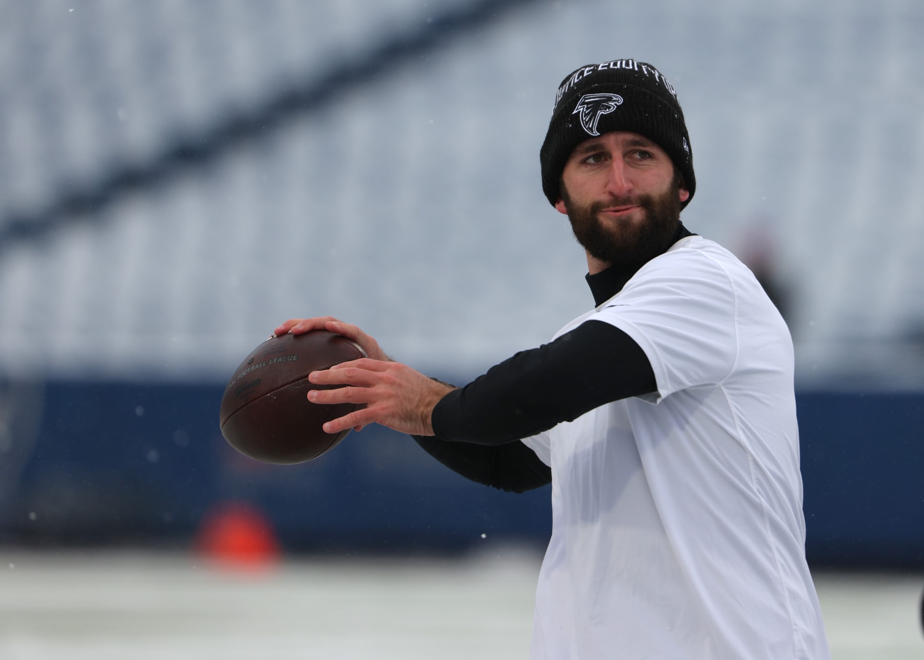 ORCHARD PARK, NY - JANUARY 02: Josh Rosen #16 of the Atlanta Falcons throws a pass before a game against the Buffalo Bills at Highmark Stadium on January 2, 2022 in Orchard Park, New York. (Photo by Timothy T Ludwig/Getty Images)