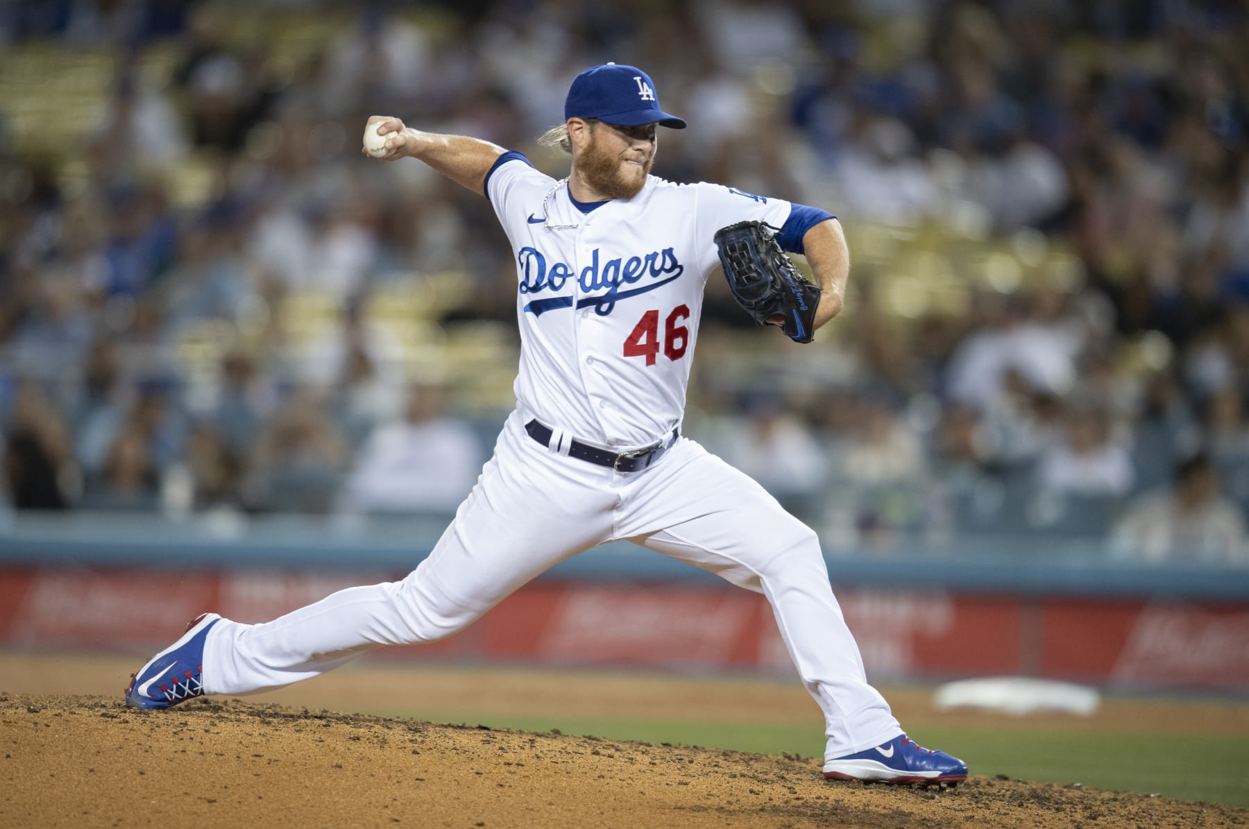 LOS ANGELES, CA - JULY 07: Los Angeles Dodgers relief pitcher Craig Kimbrel (46) throws against the Chicago Cubs at Dodger Stadium on July 7, 2022 in Los Angeles, CA. (Photo by John McCoy/Icon Sportswire via Getty Images)