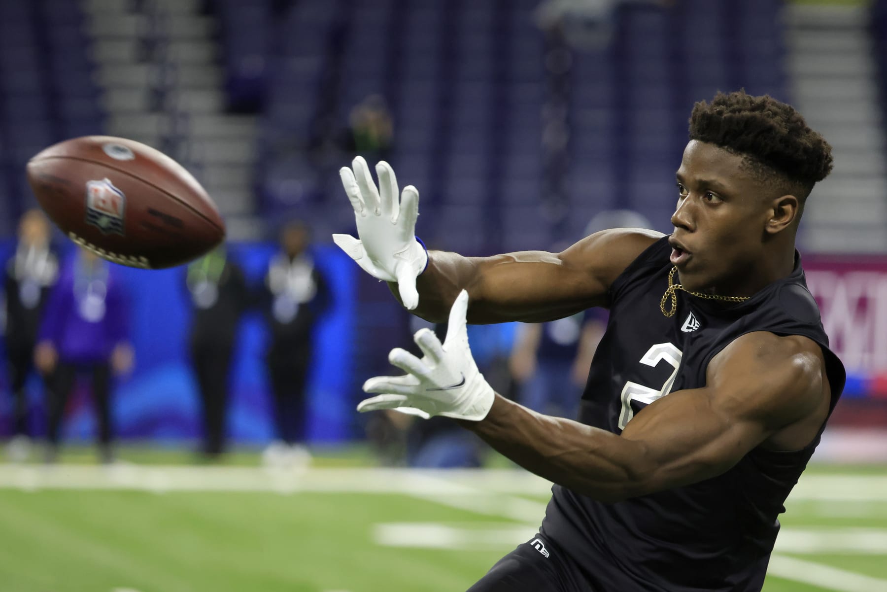 INDIANAPOLIS, INDIANA - MARCH 03: Kevin Austin Jr #WO02 of Notre Dame runs a drill during the NFL Combine at Lucas Oil Stadium on March 03, 2022 in Indianapolis, Indiana. (Photo by Justin Casterline/Getty Images)