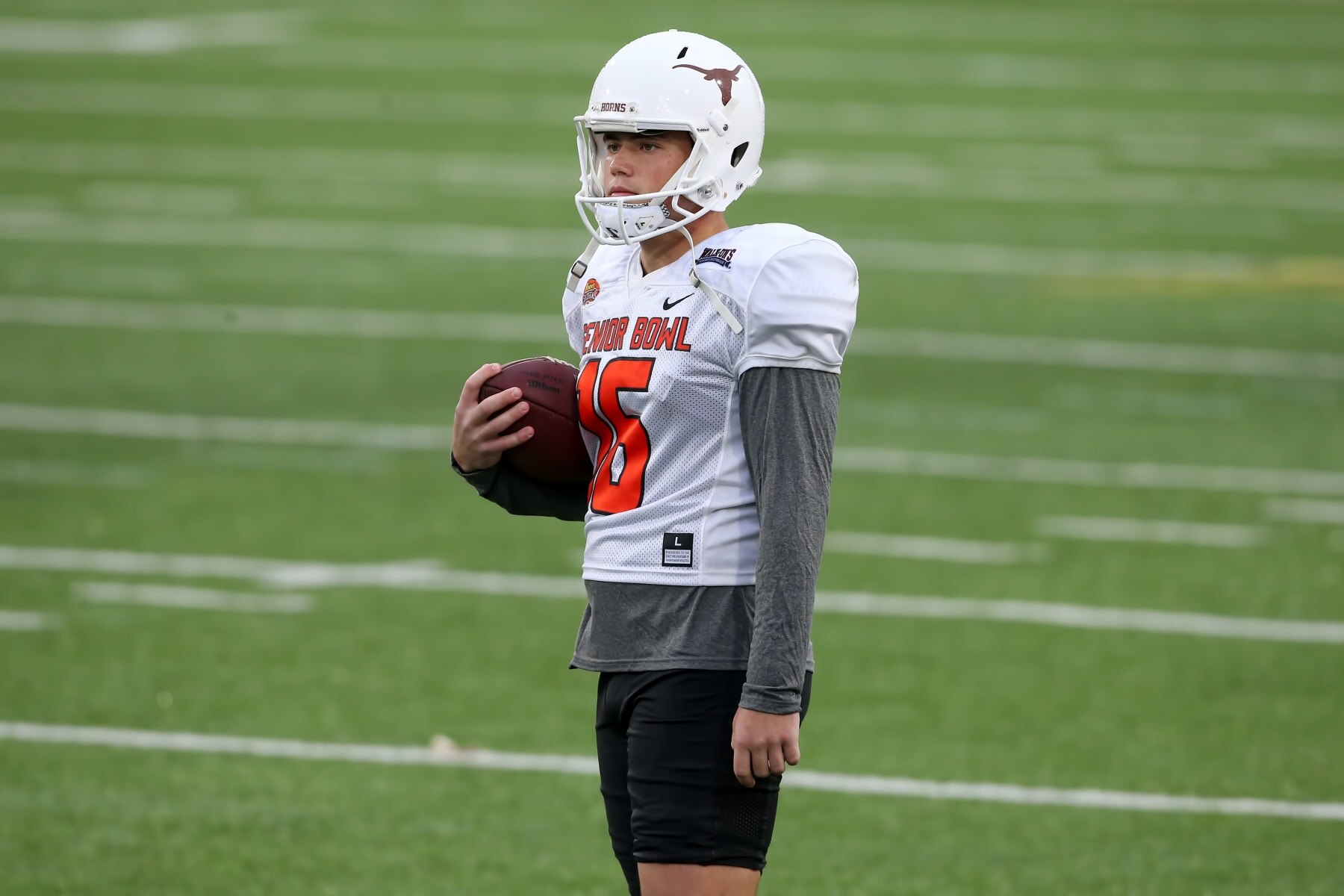 MOBILE, AL - FEBRUARY 02: American kicker Cameron Dicker of Texas (16) during the Reese's Senior Bowl practice session on February 2, 2002 at Hancock Whitney Stadium in Mobile, Alabama.  (Photo by Michael Wade/Icon Sportswire via Getty Images)