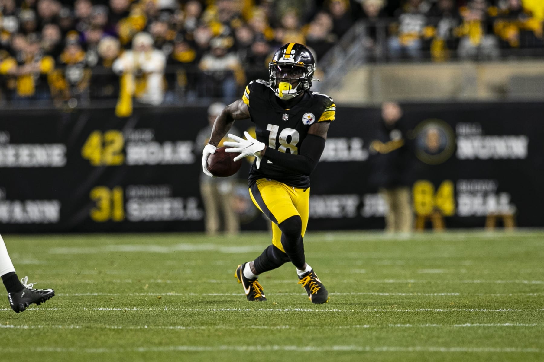 PITTSBURGH, PA - DECEMBER 05: Pittsburgh Steelers wide receiver Diontae Johnson (18) runs with the ball during the game against the Baltimore Ravens and the Pittsburgh Steelers on December 05, 2021 at Heinz Field in Pittsburgh, PA. (Photo by Mark Alberti/Icon Sportswire via Getty Images)