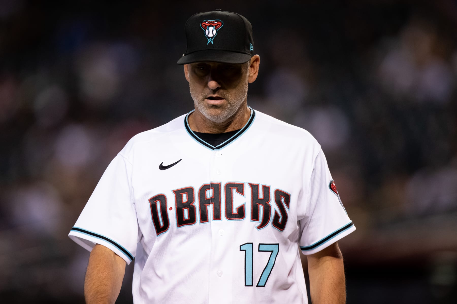 PHOENIX, AZ - JUNE 28: Arizona Diamondbacks Manager Torey Lovullo (17) walks back to the dugout during a Baseball game between the San Diego Padres and the Arizona Diamondbacks on June 28, 2022, at Chase Fields in Phoenix, AZ. (Photo by Zac BonDurant/Icon Sportswire via Getty Images)