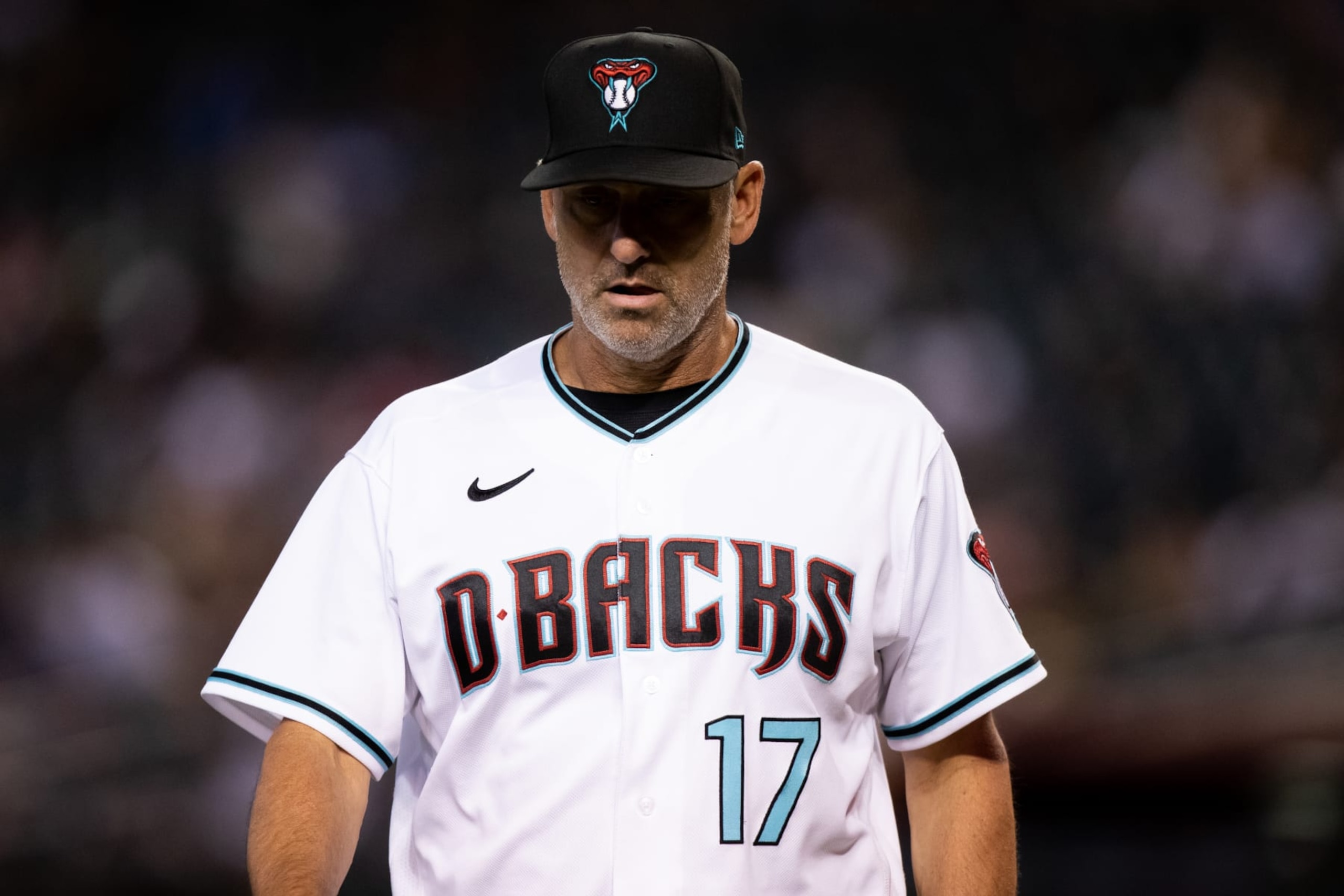 PHOENIX, AZ - JUNE 28: Arizona Diamondbacks Manager Torey Lovullo (17) walks back to the dugout during a Baseball game between the San Diego Padres and the Arizona Diamondbacks on June 28, 2022, at Chase Fields in Phoenix, AZ. (Photo by Zac BonDurant/Icon Sportswire via Getty Images)