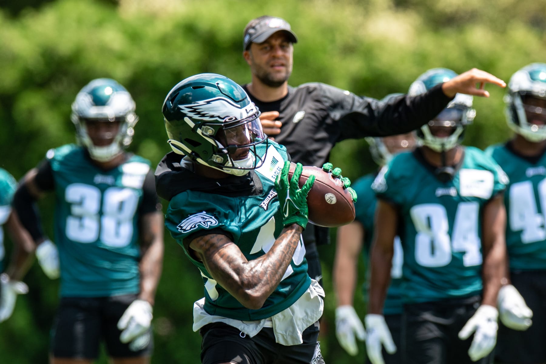 PHILADELPHIA, PA - JUNE 08: Philadelphia Eagles wide receiver Quez Watkins (16) participates in a drill during OTA offseason workouts on June 8, 2022 at Novacare Complex in Philadelphia, PA (Photo by John Jones/Icon Sportswire via Getty Images)