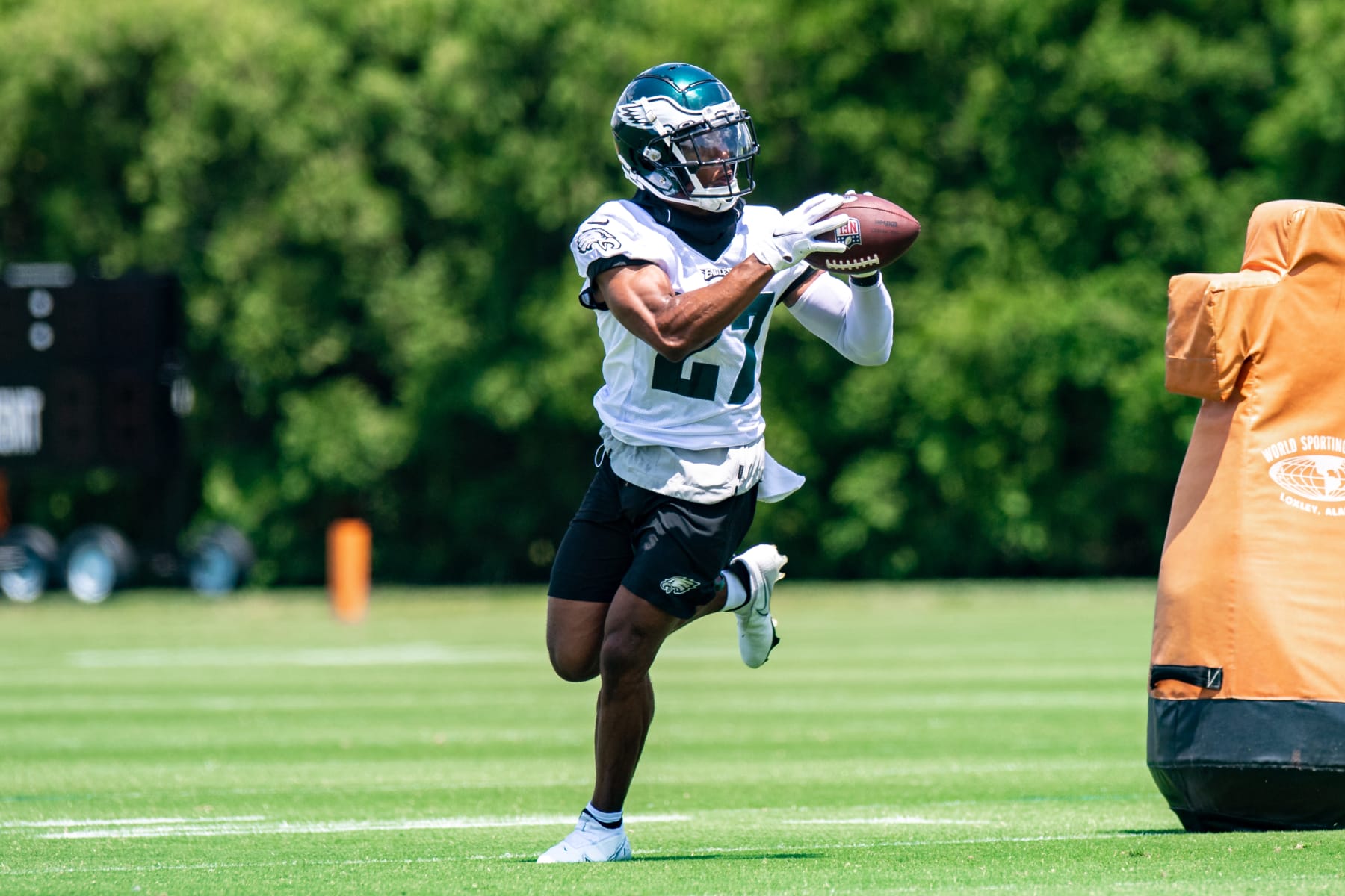 PHILADELPHIA, PA - JUNE 08: Philadelphia Eagles defensive back Zech McPhearson (27) participates in a drill during OTA offseason workouts on June 8, 2022 at Novacare Complex in Philadelphia, PA (Photo by John Jones/Icon Sportswire via Getty Images)