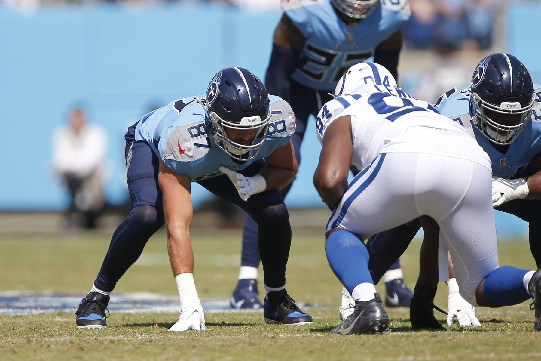 NASHVILLE, TN - SEPTEMBER 26: Tennessee Titans Tight End Geoff Swaim (87) during and NFL Game between the Indianapolis Colts and Tennessee Titans on September 26, 2021 at Nissan Stadium in Nashville, TN. (Photo by Jeffrey Brown/Icon Sportswire via Getty Images)