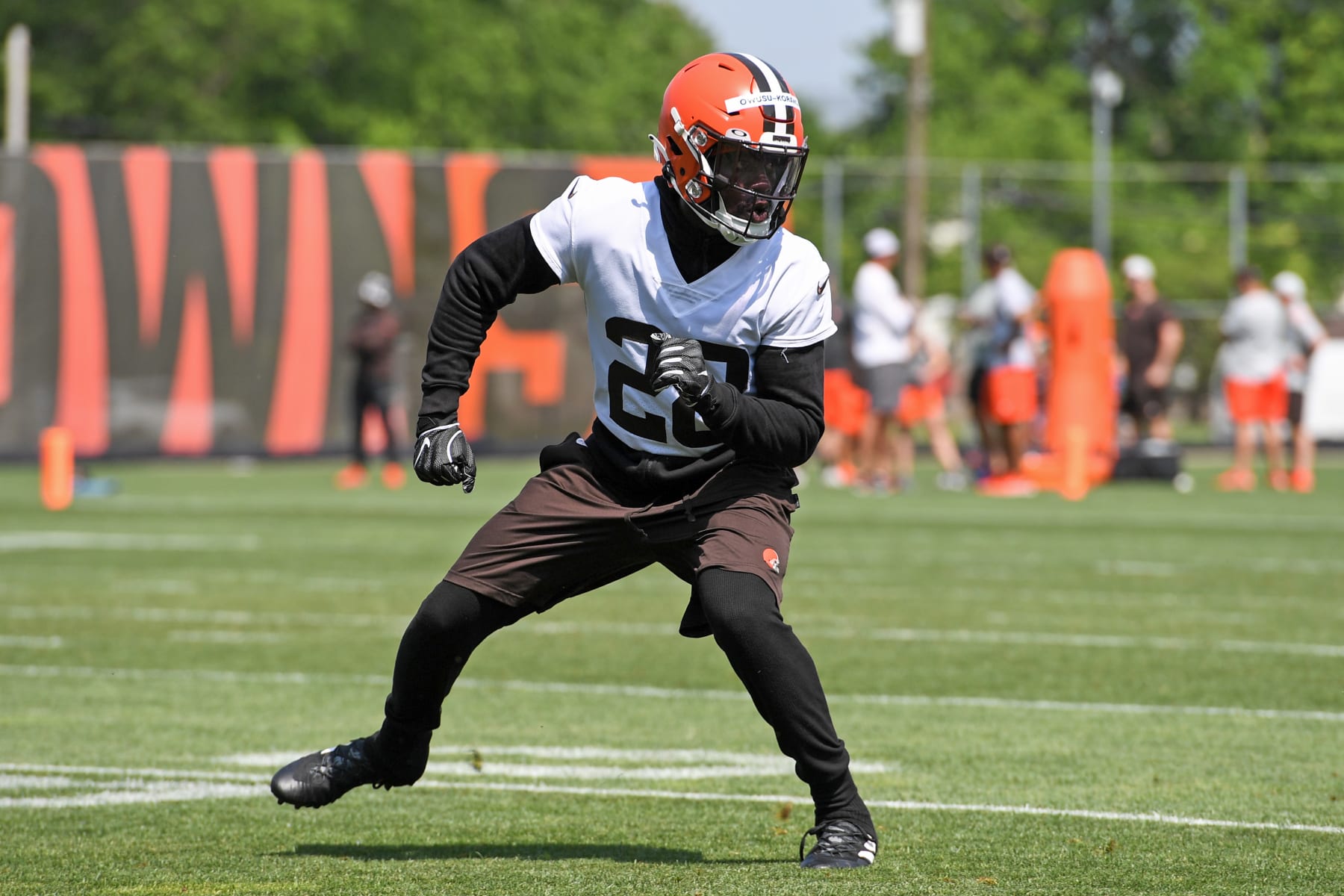 BEREA, OH - JUNE 01: Jeremiah Owusu-Koramoah #28 of the Cleveland Browns runs a drill during the Cleveland Browns offseason workout at CrossCountry Mortgage Campus on June 1, 2022 in Berea, Ohio. (Photo by Nick Cammett/Diamond Images via Getty Images)