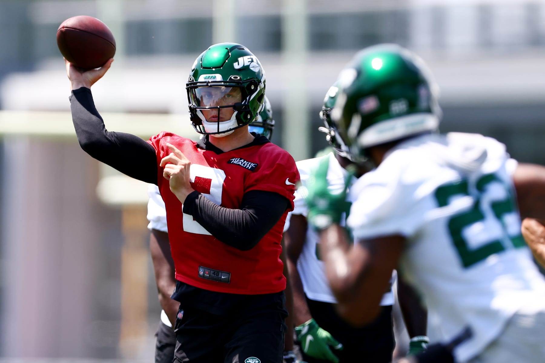 FLORHAM PARK, NJ - JUNE 15: Quarterback Zach Wilson #2 of the New York Jets throws a pass during New York Jets mandatory minicamp at Atlantic Health Jets Training Center on June 15, 2022 in Florham Park, New Jersey. (Photo by Rich Schultz/Getty Images)