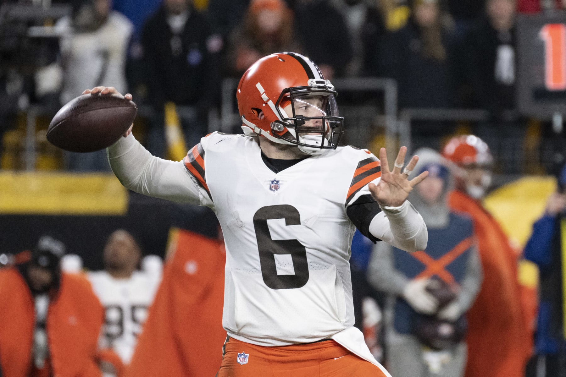 PITTSBURGH, PA - JANUARY 03:   Cleveland Browns quarterback Baker Mayfield (6) looks deep in the end zone for a receiver in the fourth quarter during the game between the Pittsburgh Steelers and the Cleveland Browns on January 03, 2022 at Heinz Field in Pittsburgh, PA. (Photo by Shelley Lipton/Icon Sportswire via Getty Images)