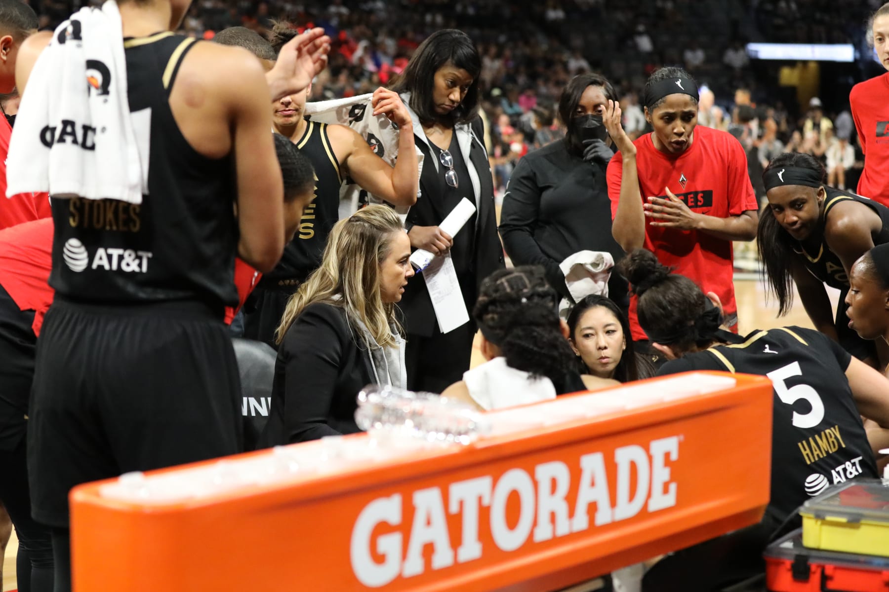 LAS VEGAS, NV - JULY 23: Head Coach Becky Hammon of the Las Vegas Aces talks with the team on July 23, 2022 at  Michelob ULTRA Arena in Las Vegas, Nevada. NOTE TO USER: User expressly acknowledges and agrees that, by downloading and or using this photograph, User is consenting to the terms and conditions of the Getty Images License Agreement. Mandatory Copyright Notice: Copyright 2022 NBAE (Photo by Richie Banks/NBAE via Getty Images)
