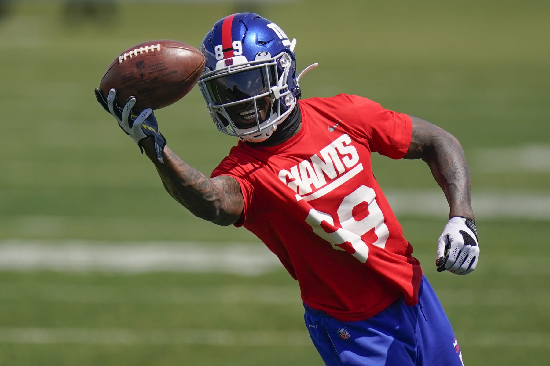 New York Giants' Kadarius Toney participates in a practice at the NFL football team's training facility in East Rutherford, N.J., Wednesday, June 8, 2022. (AP Photo/Seth Wenig)