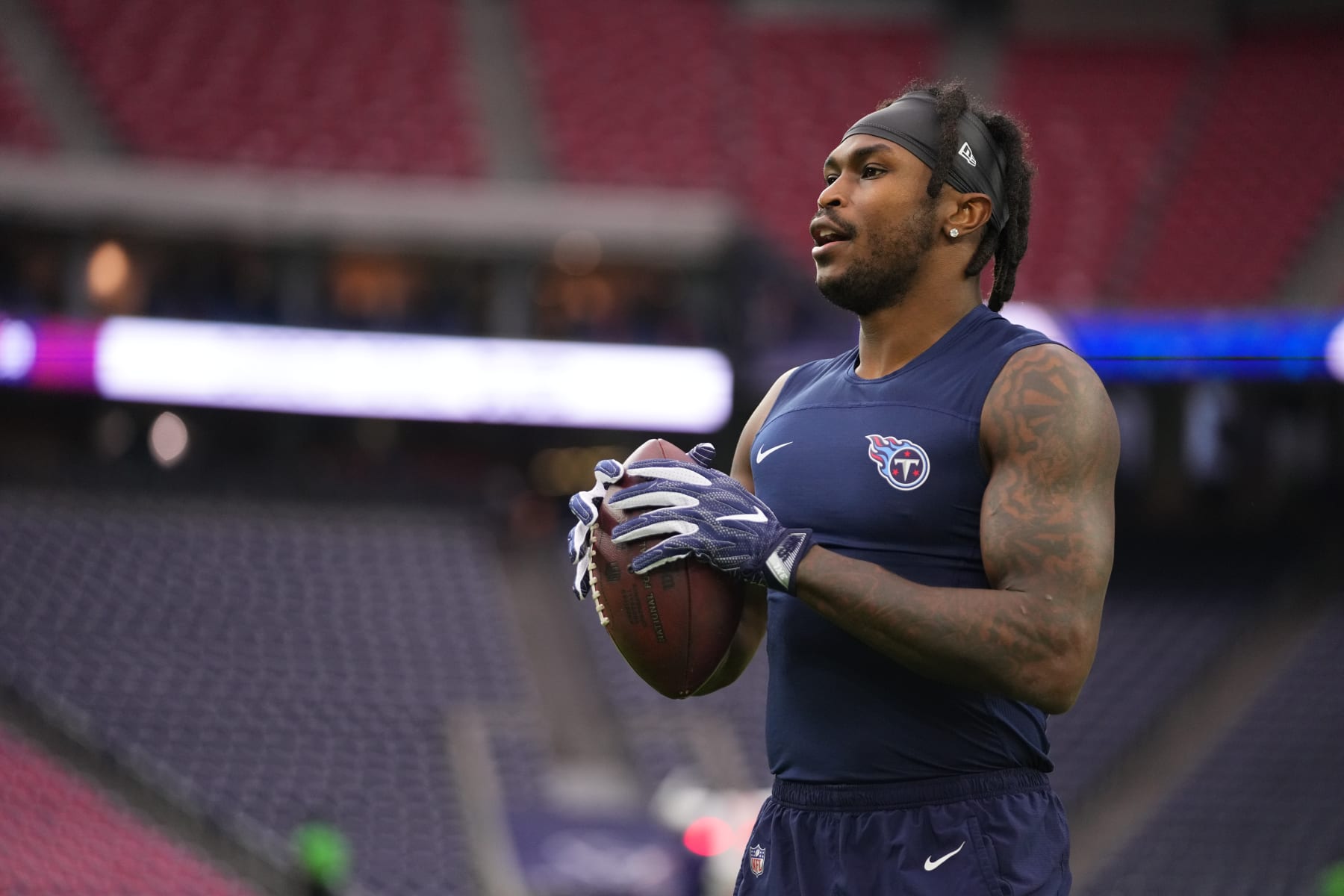 HOUSTON, TEXAS - JANUARY 09: Julio Jones #2 of the Tennessee Titans warms up against the Houston Texans prior to an NFL game at NRG Stadium on January 09, 2022 in Houston, Texas. (Photo by Cooper Neill/Getty Images)