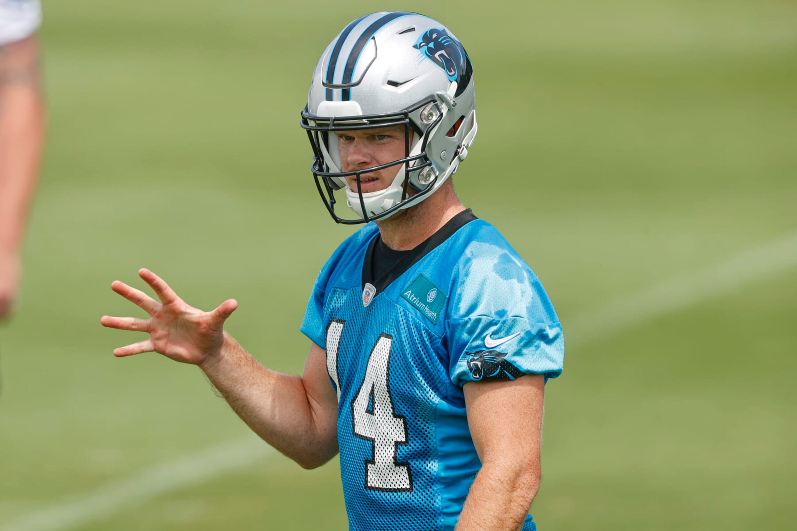 Carolina Panthers quarterback Sam Darnold during NFL football practice in Charlotte, N.C., Wednesday, June 8, 2022. (AP Photo/Nell Redmond) Carolina Panthers quarterback Sam Darnold during NFL football practice in Charlotte, N.C., Wednesday, June 8, 2022. (AP Photo/Nell Redmond)