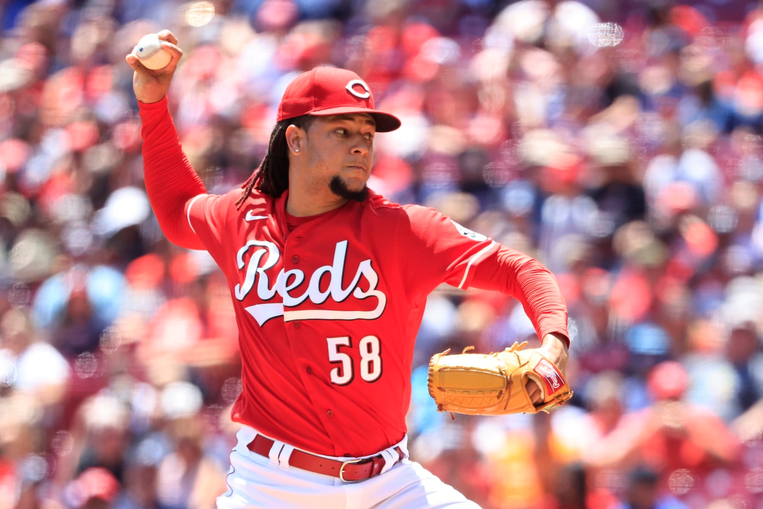 CINCINNATI, OHIO - JULY 03: Luis Castillo #58 of the Cincinnati Reds throws a pitch in the game against the Atlanta Braves at Great American Ball Park on July 03, 2022 in Cincinnati, Ohio. (Photo by Justin Casterline/Getty Images) CINCINNATI, OHIO - JULY 03: Luis Castillo #58 of the Cincinnati Reds throws a pitch in the game against the Atlanta Braves at Great American Ball Park on July 03, 2022 in Cincinnati, Ohio. (Photo by Justin Casterline/Getty Images)