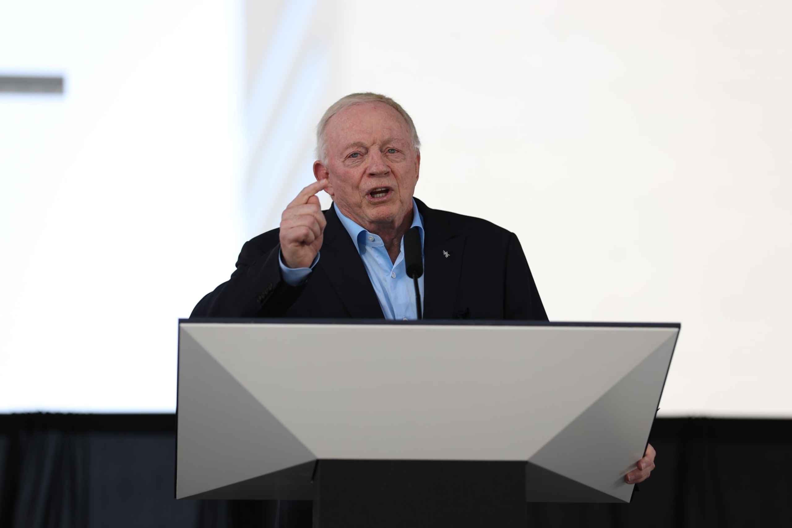 DALLAS, TX - JUNE 16: Owner and President of Dallas Cowboys Jerry Jones speaks during the FIFA World Cup 2026 Host City Announcement at the AT&T Discovery District on June 16, 2022 in Dallas, Texas. (Photo by Omar Vega/Getty Images) DALLAS, TX - JUNE 16: Owner and President of Dallas Cowboys Jerry Jones speaks during the FIFA World Cup 2026 Host City Announcement at the AT&T Discovery District on June 16, 2022 in Dallas, Texas. (Photo by Omar Vega/Getty Images)