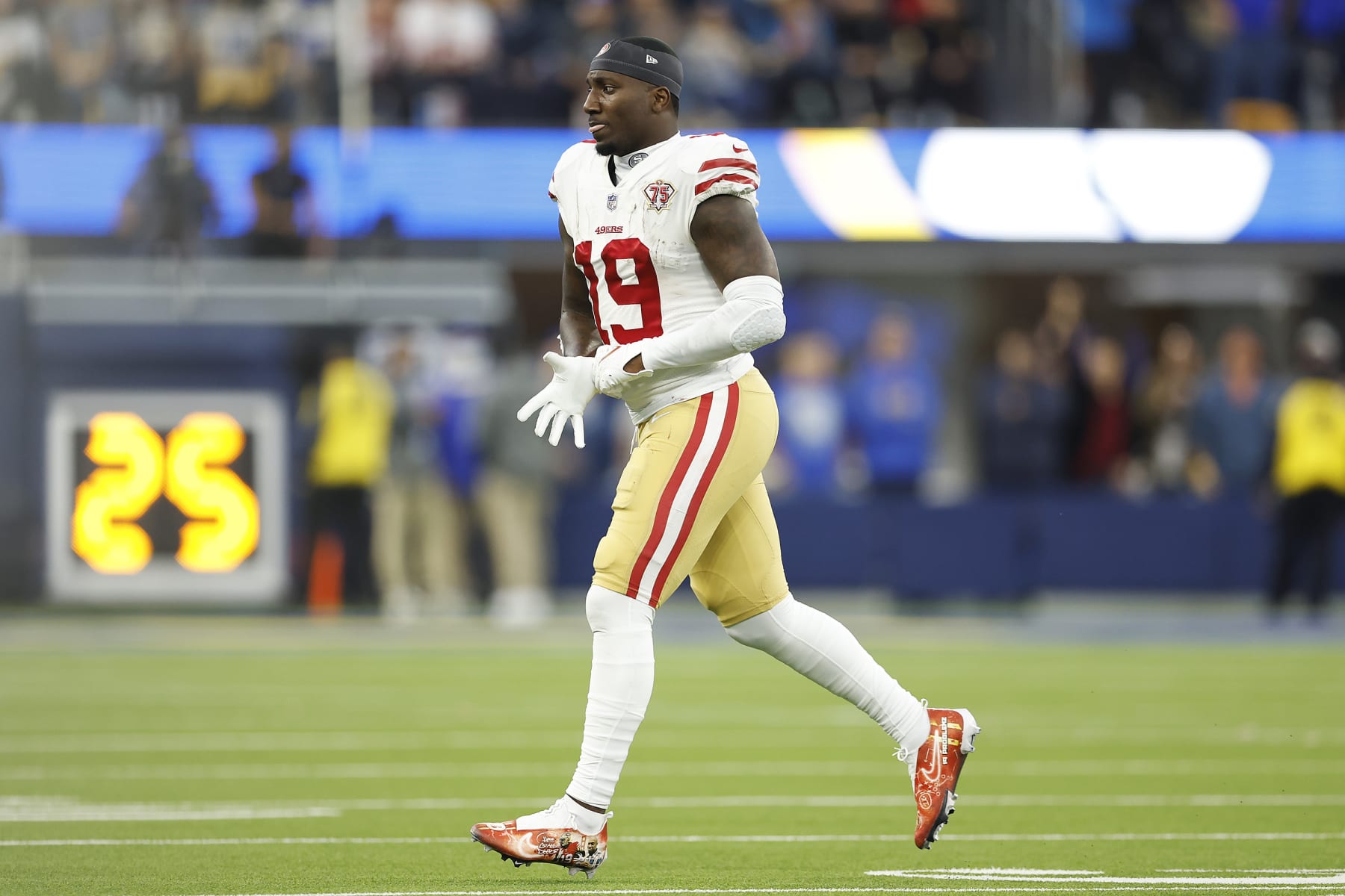 INGLEWOOD, CALIFORNIA - JANUARY 30: Deebo Samuel #19 of the San Francisco 49ers leaves the field after being hit after a catch in the second quarter against the Los Angeles Rams in the NFC Championship Game at SoFi Stadium on January 30, 2022 in Inglewood, California. (Photo by Christian Petersen/Getty Images)