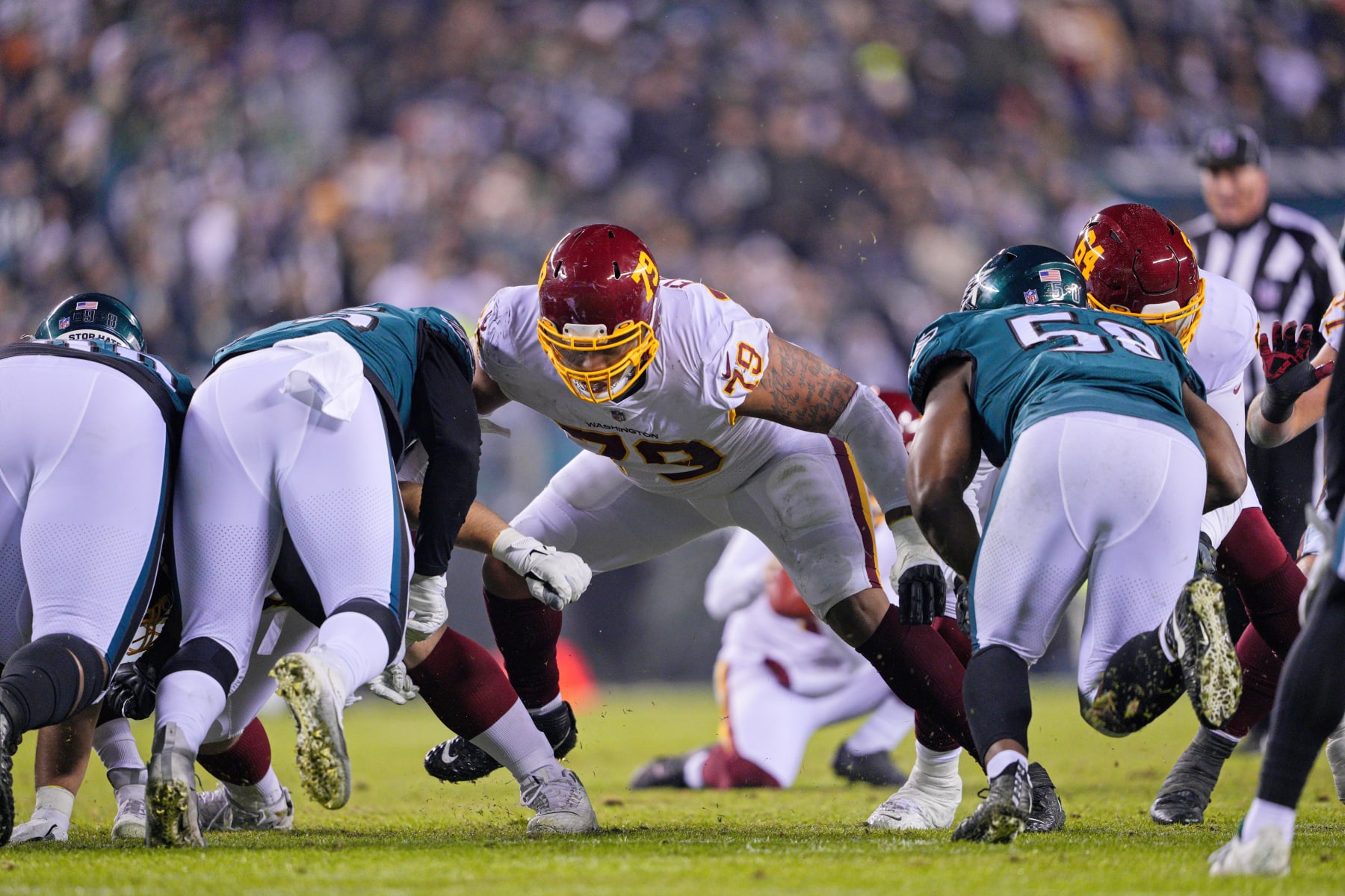 PHILADELPHIA, PA - DECEMBER 19:Washington Football Team guard Ereck Flowers (79) sets up to block during the game between the Washington Football Team and the Philadelphia Eagles on December 21, 2021 at Lincoln Financial Field in Philadelphia, PA. (Photo by Andy Lewis/Icon Sportswire via Getty Images)