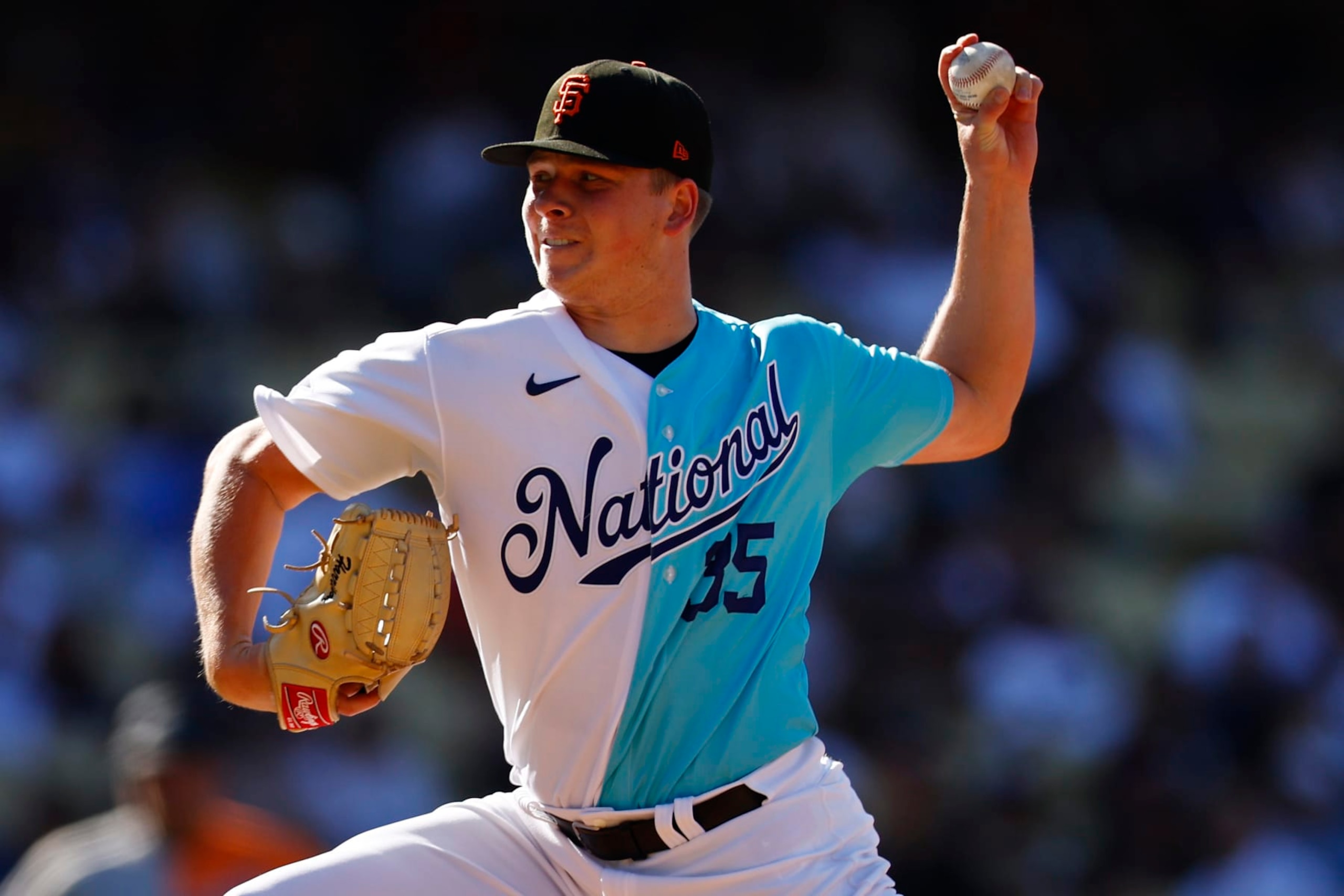 LOS ANGELES, CALIFORNIA - JULY 16: Kyle Harrison #35 of the National League pitches during the SiriusXM All-Star Futures Game against the American League at Dodger Stadium on July 16, 2022 in Los Angeles, California. (Photo by Ronald Martinez/Getty Images)