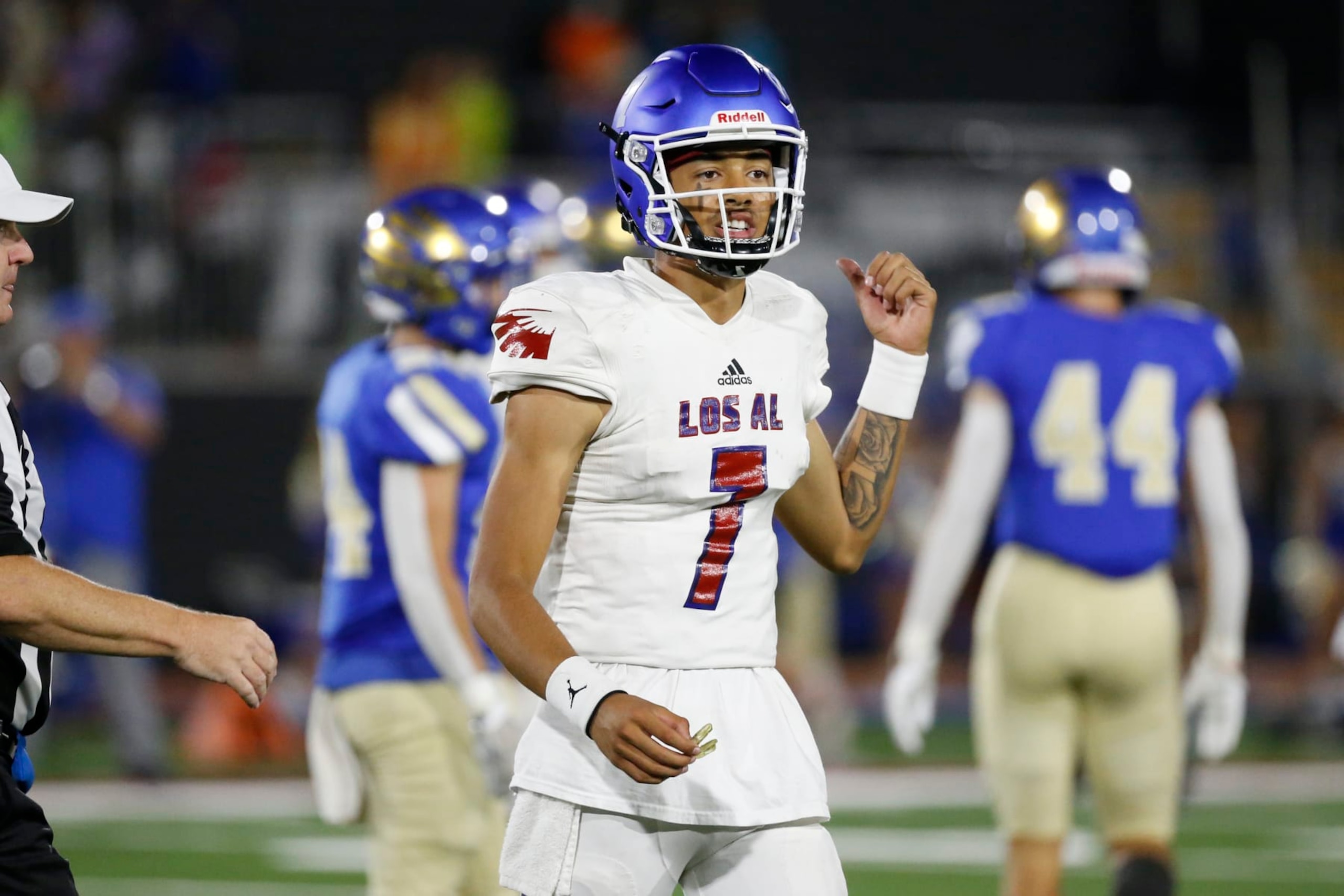 MISSION VIEJO, CA - SEPTEMBER 17: Quarterback Malachi Nelson (7), of Los Alamitos, in a game against Santa Margarita, in the first half at Saddleback College Stadium on Friday, Sept. 17, 2021 in Mission Viejo, CA. (Gary Coronado / Los Angeles Times via Getty Images)