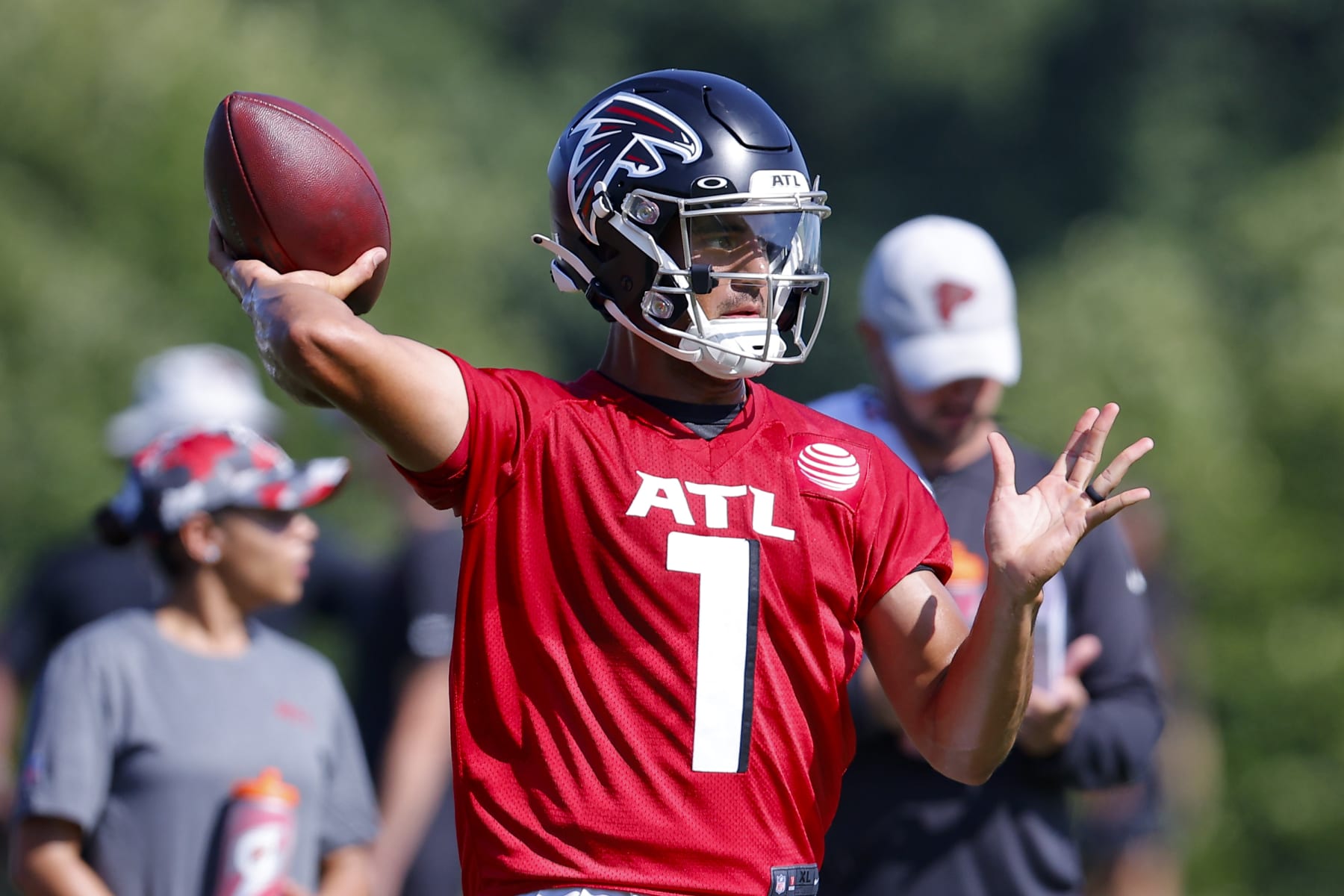 FLOWERY BRANCH, GA - JULY 28: Marcus Mariota #1 of Atlanta Falcons passes during a training camp practice on July 28, 2022 at IBM Performance Field in Flowery Branch, Georgia. (Photo by Todd Kirkland/Getty Images) FLOWERY BRANCH, GA - JULY 28: Marcus Mariota #1 of Atlanta Falcons passes during a training camp practice on July 28, 2022 at IBM Performance Field in Flowery Branch, Georgia. (Photo by Todd Kirkland/Getty Images)