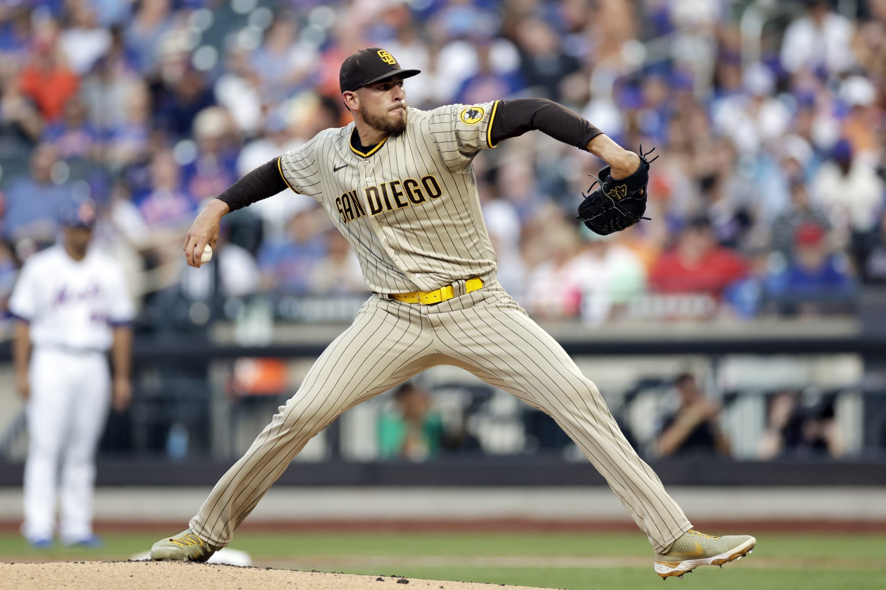 NEW YORK, NY - JULY 24: Joe Musgrove #44 of the San Diego Padres pitches during the first inning against the New York Mets at Citi Field on July 24, 2022 in New York City. (Photo by Adam Hunger/Getty Images)
