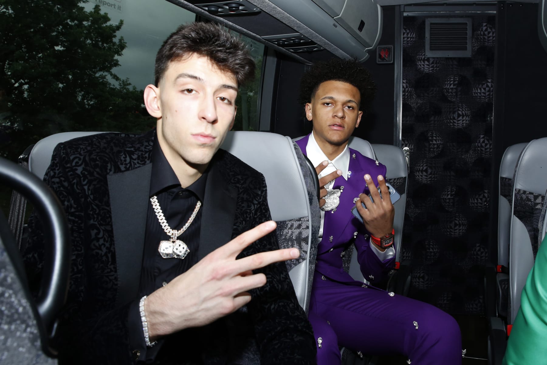 BROOKLYN, NY - JUNE 23: NBA Draft Prospects, Chet Holmgren and Paolo Banchero pose for a photo during the 2022 NBA Draft on June 23, 2022 at Barclays Center in Brooklyn, New York. NOTE TO USER: User expressly acknowledges and agrees that, by downloading and or using this photograph, User is consenting to the terms and conditions of the Getty Images License Agreement. Mandatory Copyright Notice: Copyright 2022 NBAE (Photo by Alex Nahorniak-Svenski/NBAE via Getty Images)