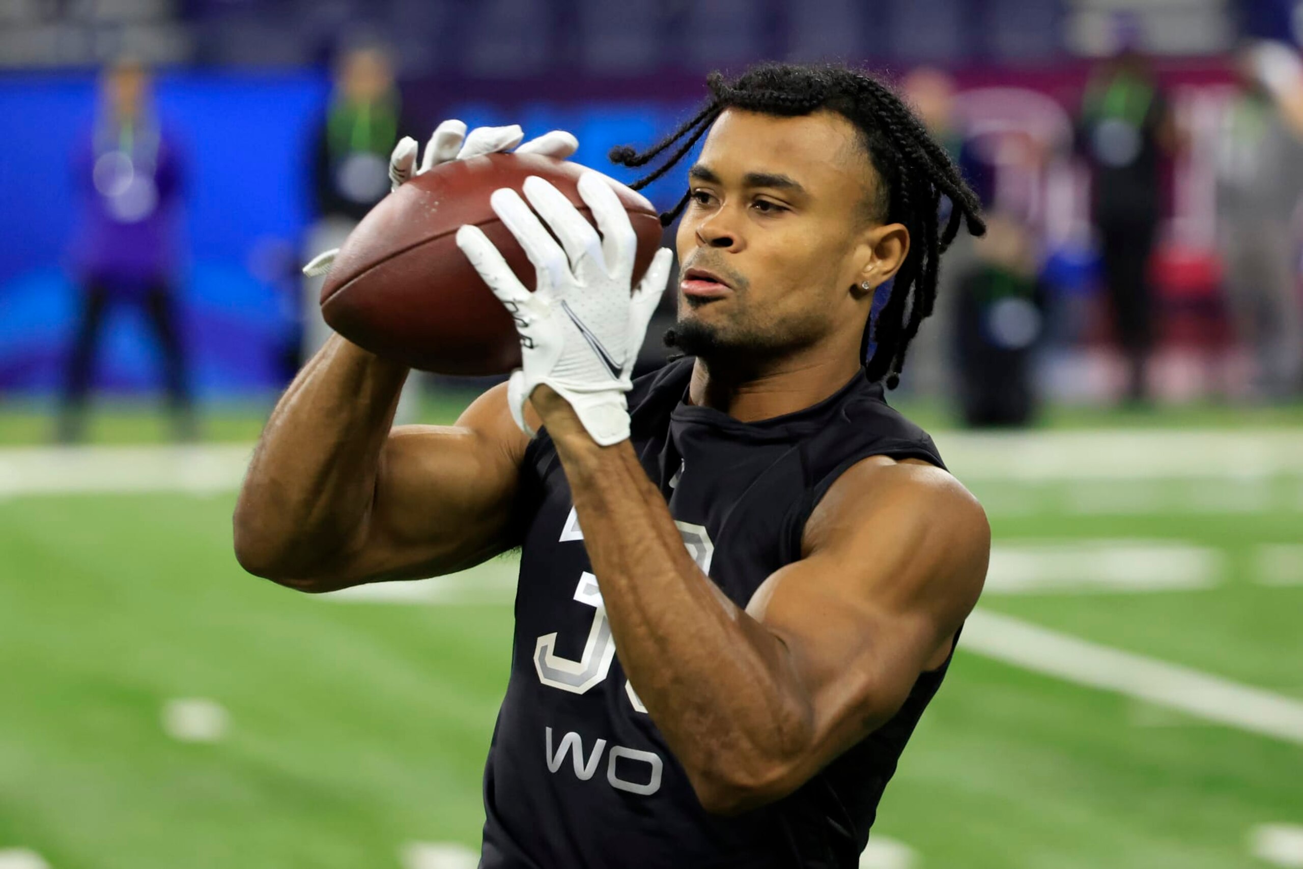 INDIANAPOLIS, INDIANA - MARCH 03: Jalen Tolbert #WO33 of South Alabama runs a drill during the NFL Combine at Lucas Oil Stadium on March 03, 2022 in Indianapolis, Indiana. (Photo by Justin Casterline/Getty Images)