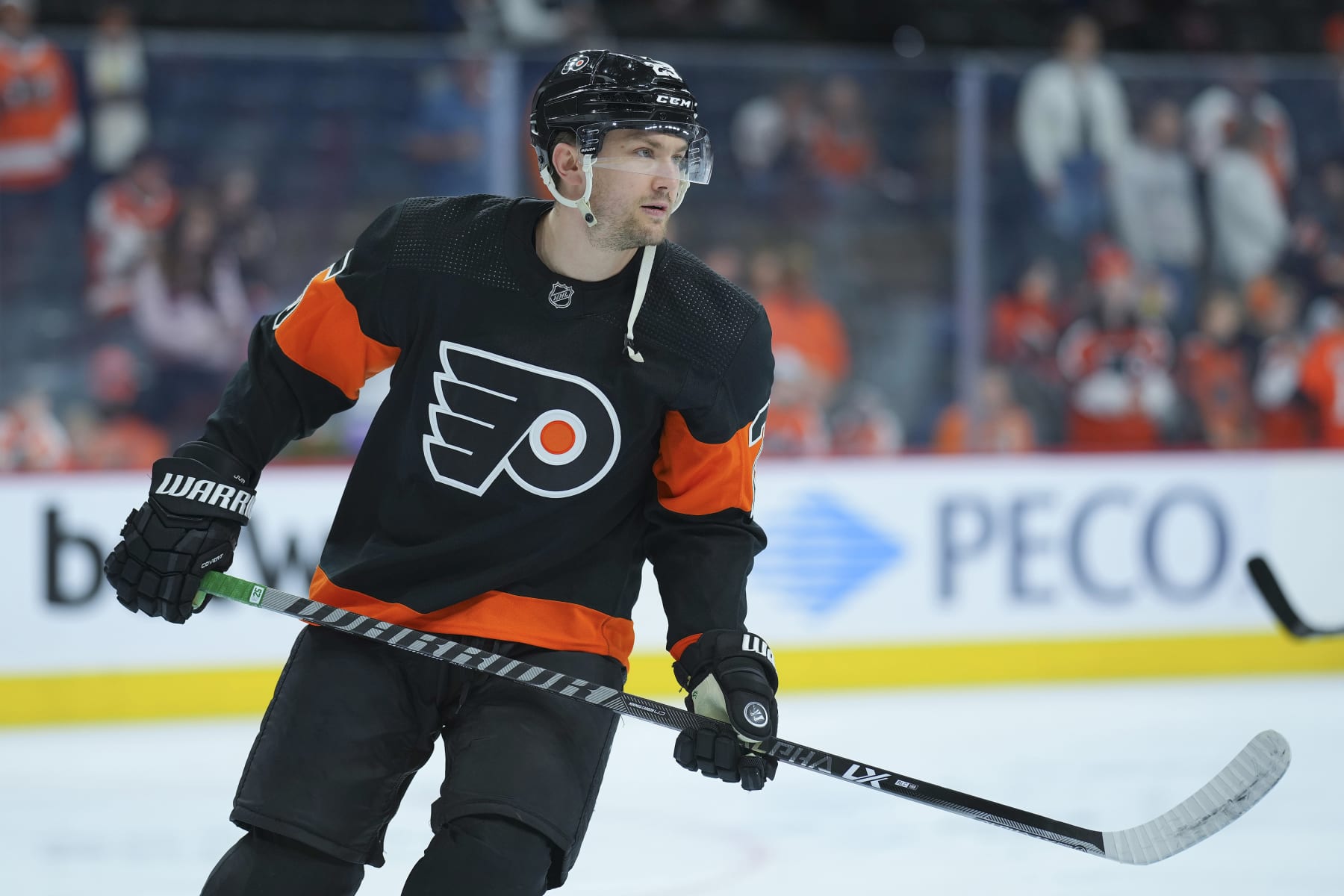 PHILADELPHIA, PA - APRIL 24: James van Riemsdyk #25 of the Philadelphia Flyers looks on prior to the game against the Pittsburgh Penguins at the Wells Fargo Center on April 24, 2022 in Philadelphia, Pennsylvania. The Philadelphia Flyers defeated the Pittsburgh Penguins 4-1. (Photo by Mitchell Leff/Getty Images)