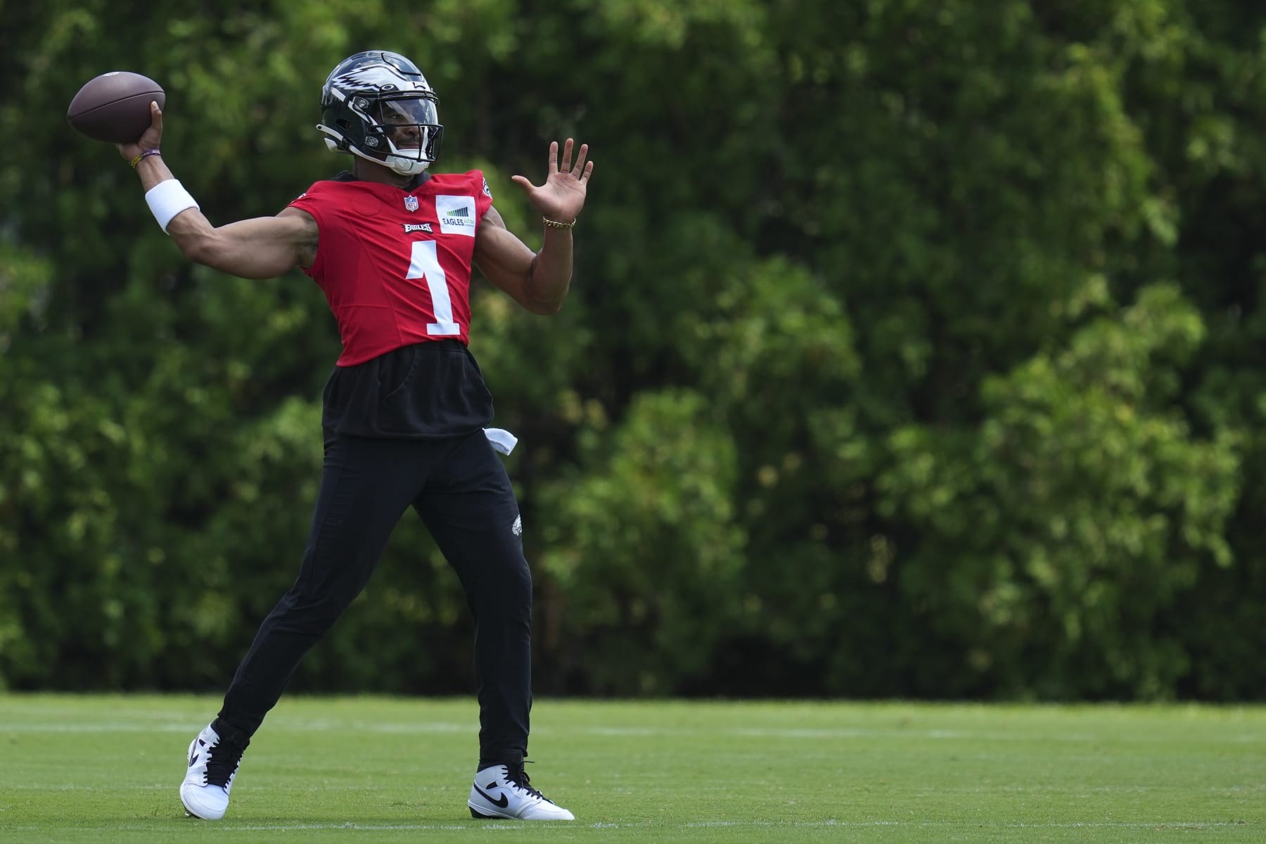 PHILADELPHIA, PA - JUNE 08: Jalen Hurts #1 of the Philadelphia Eagles passes the ball during OTAs at the NovaCare Complex on June 8, 2022 in Philadelphia, Pennsylvania. (Photo by Mitchell Leff/Getty Images)