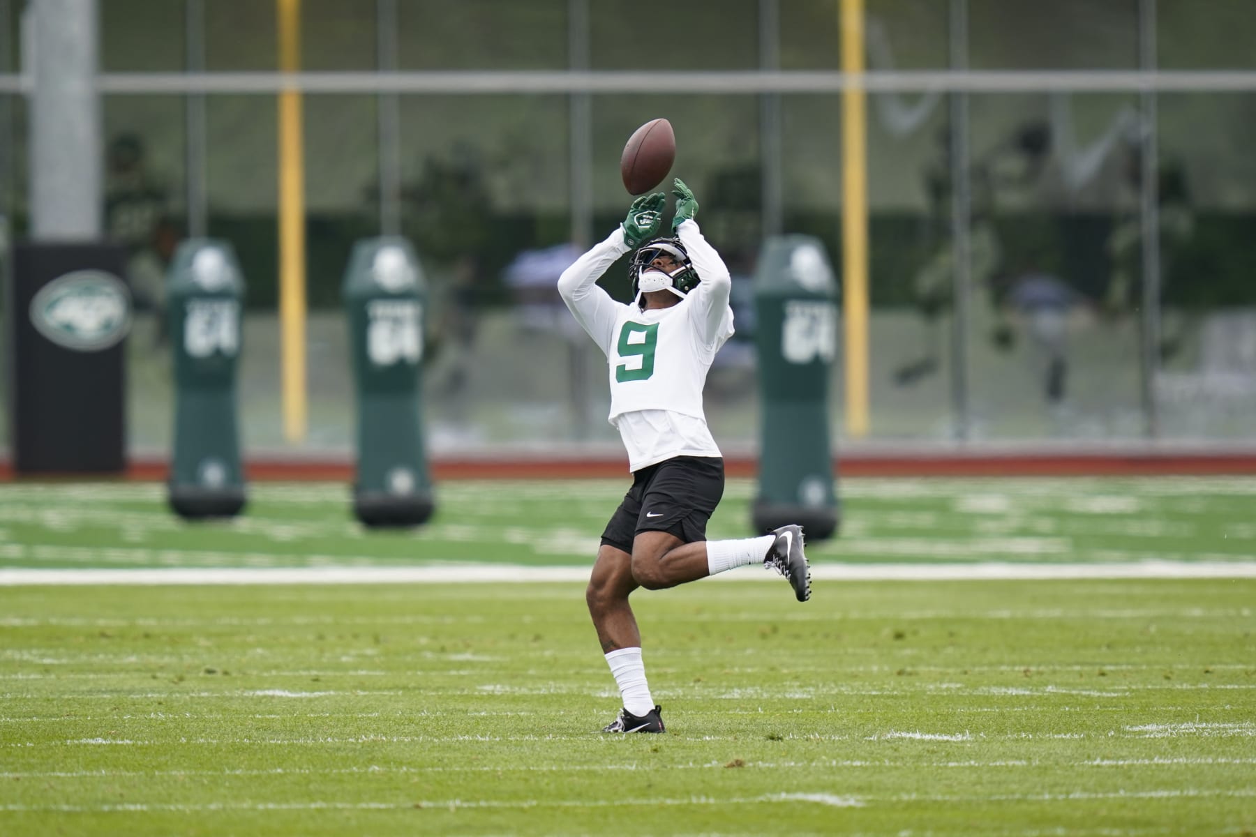 New York Jets' Calvin Jackson participates in a drill at the NFL football team's training facility in Florham Park, N.J., Tuesday, May 24, 2022. (AP Photo/Seth Wenig)
