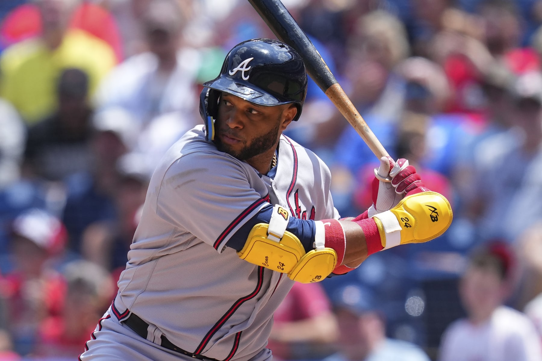 PHILADELPHIA, PA - JULY 27: Robinson Cano #22 of the Atlanta Braves bats against the Philadelphia Phillies at Citizens Bank Park on July 27, 2022 in Philadelphia, Pennsylvania. (Photo by Mitchell Leff/Getty Images)