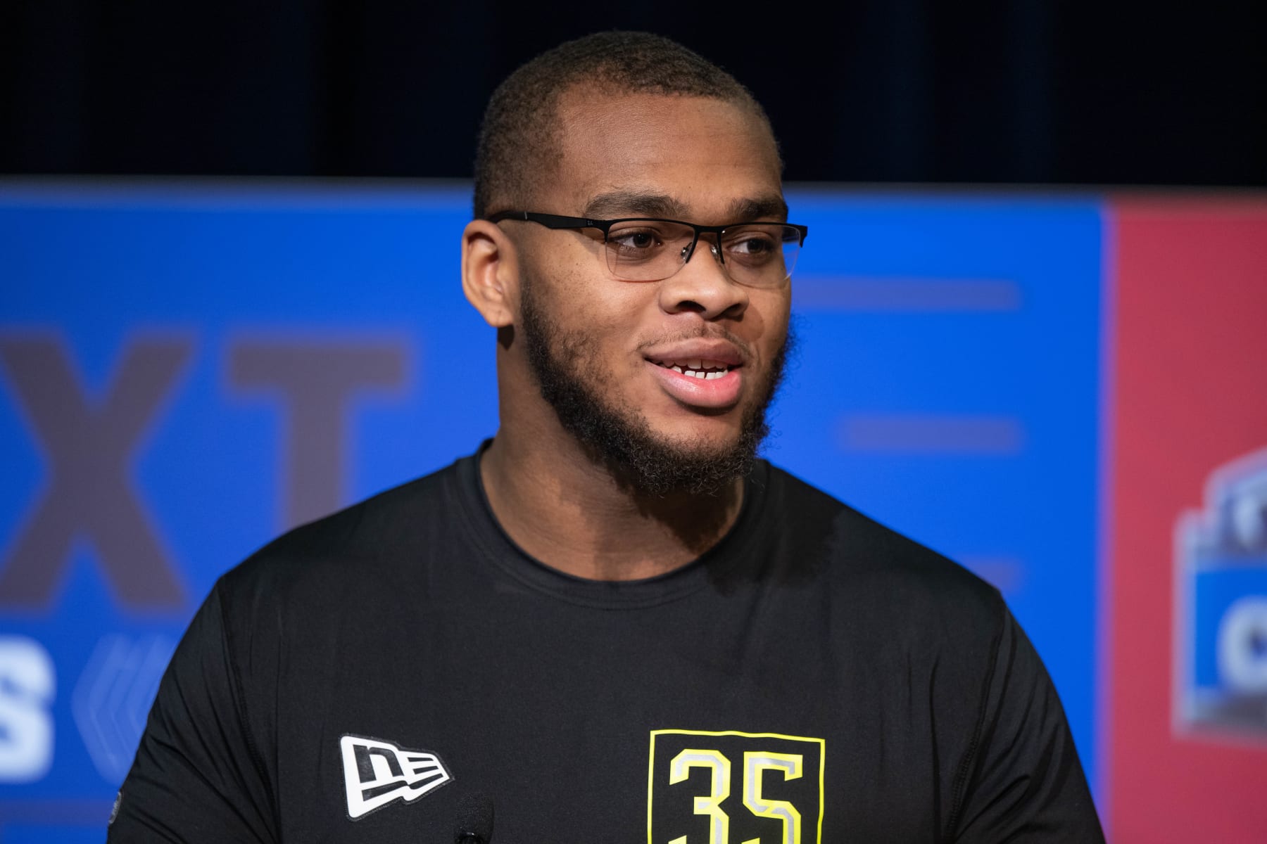 INDIANAPOLIS, IN - MARCH 03: Alabama offensive lineman Evan Neal answers questions from the media during the NFL Scouting Combine on March 3, 2022, at the Indiana Convention Center in Indianapolis, IN. (Photo by Zach Bolinger/Icon Sportswire via Getty Images)