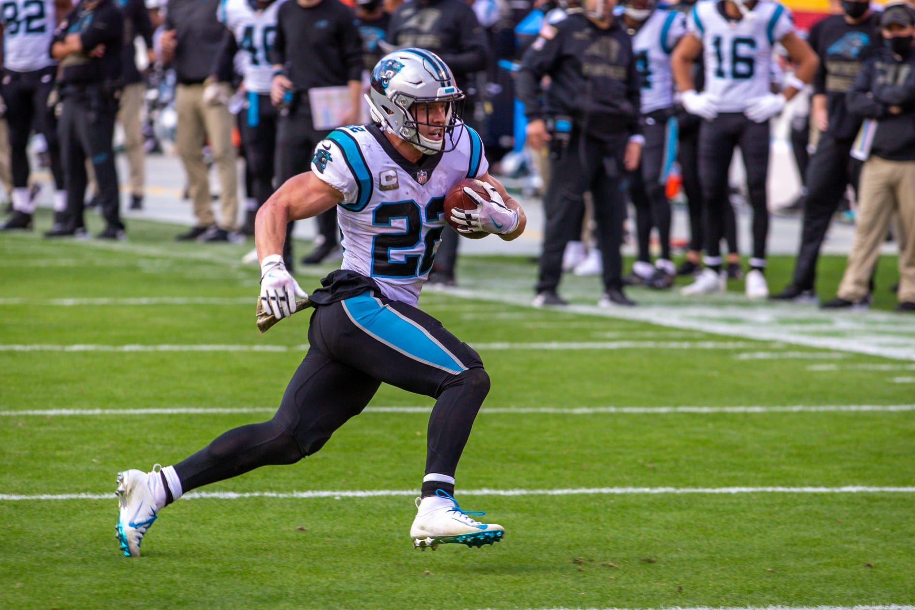 KANSAS CITY, MO - NOVEMBER 08: Carolina Panthers running back Christian McCaffrey (22) heads up field after a reception during the second half against the Kansas City Chiefs at Arrowhead Stadium in Kansas City, Missouri. (Photo by William Purnell/Icon Sportswire via Getty Images)