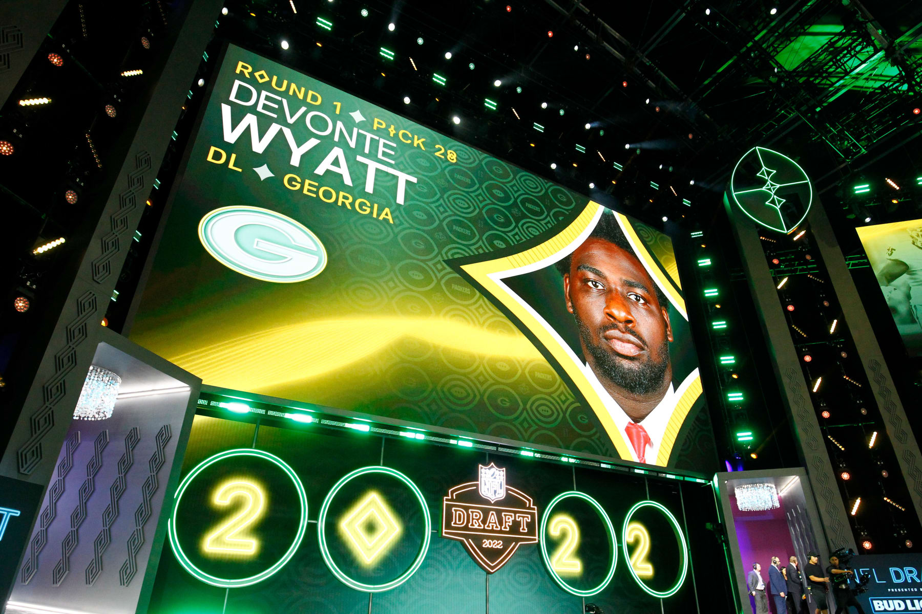 LAS VEGAS, NV - APRIL 28: Devonte Wyatt, Georgia is selected as the number 28 pick by the Green Bay Packers during the NFL Draft on April 28, 2022 in Las Vegas, Nevada. (Photo by Jeff Speer/Icon Sportswire via Getty Images)