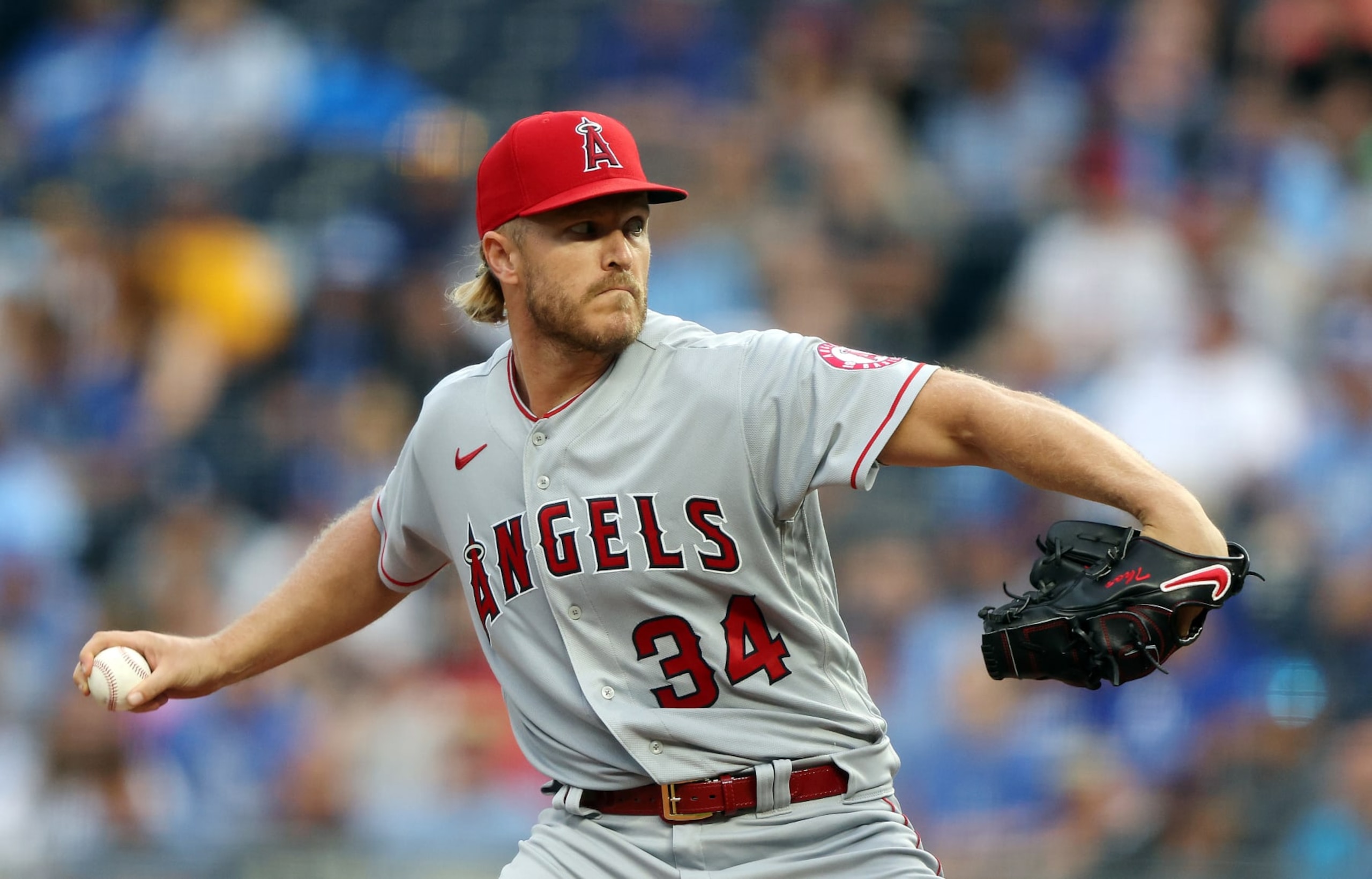 KANSAS CITY, MISSOURI - JULY 25:  Starting pitcher Noah Syndergaard #34 of the Los Angeles Angels pitches during the 1st inning of the game against the Kansas City Royals at Kauffman Stadium on July 25, 2022 in Kansas City, Missouri. (Photo by Jamie Squire/Getty Images)