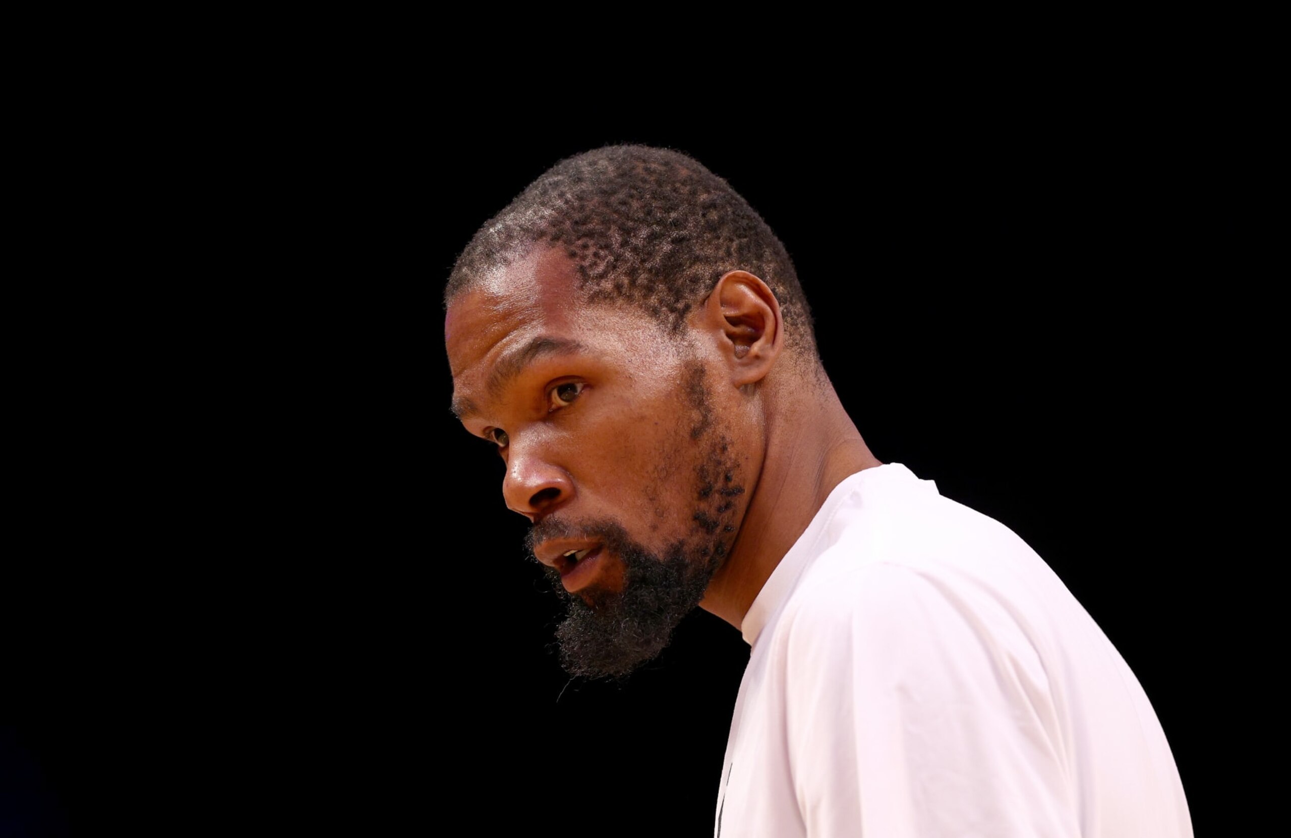 NEW YORK, NEW YORK - APRIL 25: Kevin Durant #7 of the Brooklyn Nets warms up before Game Four of the Eastern Conference First Round Playoffs against the Boston Celtics at Barclays Center on April 25, 2022 in the Brooklyn borough of New York City. NOTE TO USER: User expressly acknowledges and agrees that, by downloading and or using this photograph, User is consenting to the terms and conditions of the Getty Images License Agreement. (Photo by Elsa/Getty Images) NEW YORK, NEW YORK - APRIL 25: Kevin Durant #7 of the Brooklyn Nets warms up before Game Four of the Eastern Conference First Round Playoffs against the Boston Celtics at Barclays Center on April 25, 2022 in the Brooklyn borough of New York City. NOTE TO USER: User expressly acknowledges and agrees that, by downloading and or using this photograph, User is consenting to the terms and conditions of the Getty Images License Agreement. (Photo by Elsa/Getty Images)