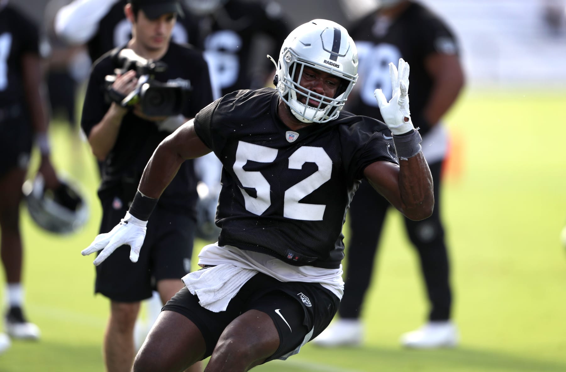 HENDERSON, NEVADA - JULY 29: Gerri Green #52 of the Las Vegas Raiders runs a drill during training camp at the Las Vegas Raiders Headquarters/Intermountain Healthcare Performance Center on July 29, 2021 in Henderson, Nevada. (Photo by Steve Marcus/Getty Images)