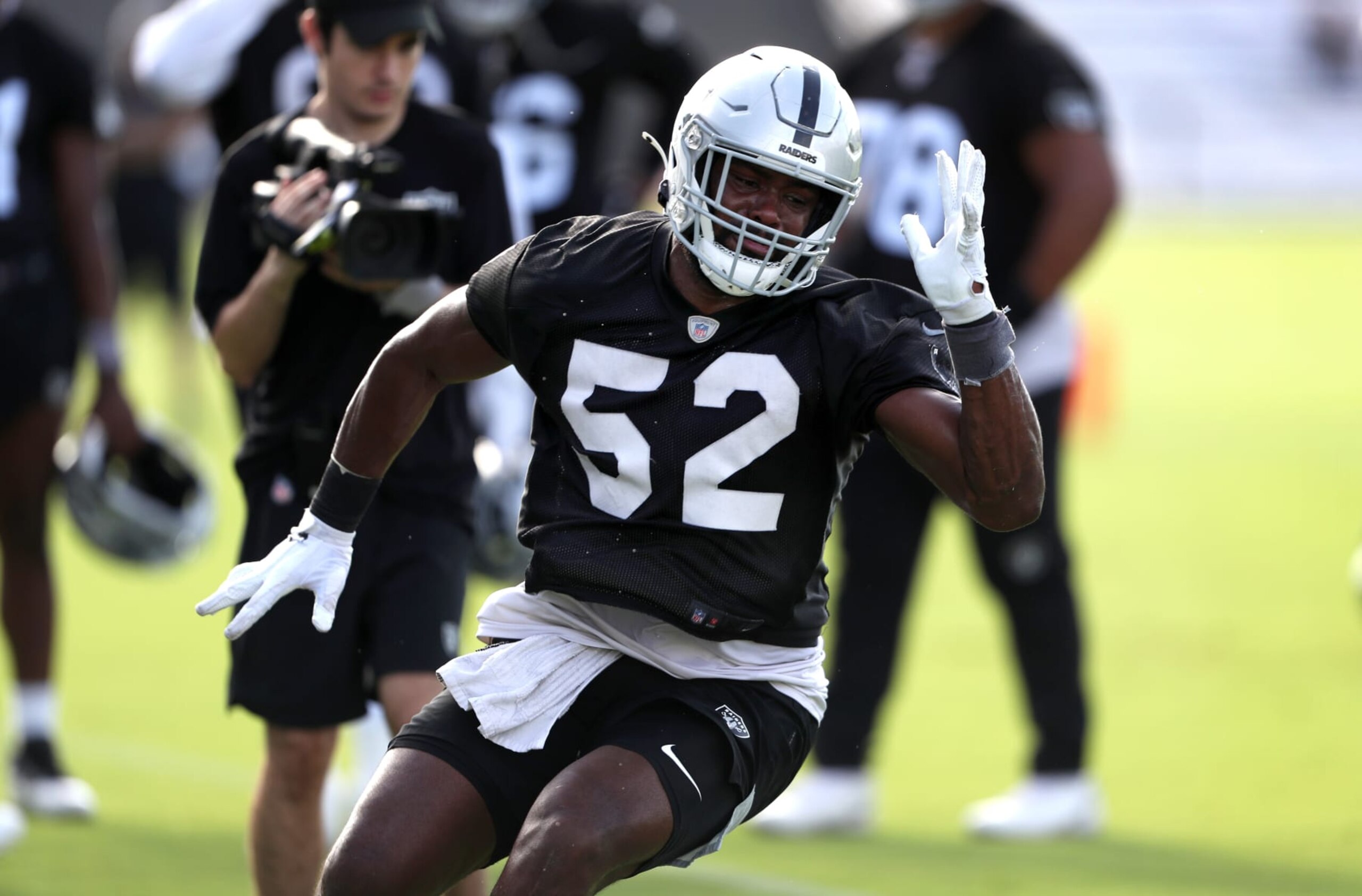HENDERSON, NEVADA - JULY 29: Gerri Green #52 of the Las Vegas Raiders runs a drill during training camp at the Las Vegas Raiders Headquarters/Intermountain Healthcare Performance Center on July 29, 2021 in Henderson, Nevada. (Photo by Steve Marcus/Getty Images)