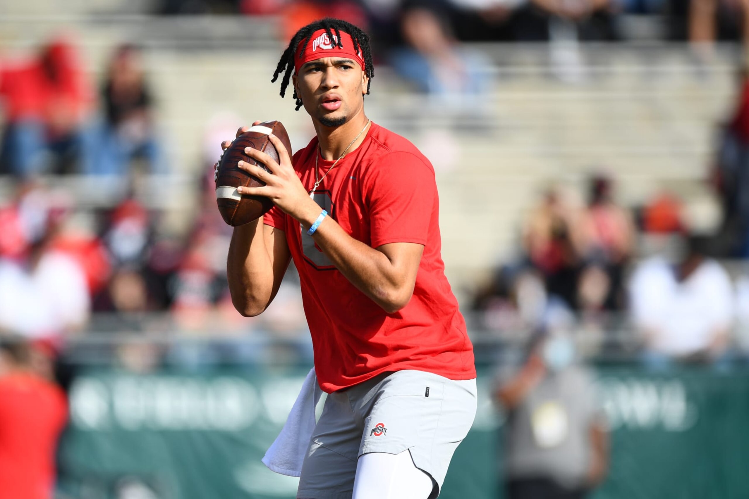 PASADENA, CA - JANUARY 01: Ohio State Buckeyes quarterback C.J. Stroud (7) warms up. before the Rose Bowl game between the Ohio State Buckeyes and the Utah Utes on January 1, 2022 at the Rose Bowl in Pasadena, CA. (Photo by Brian Rothmuller/Icon Sportswire via Getty Images)