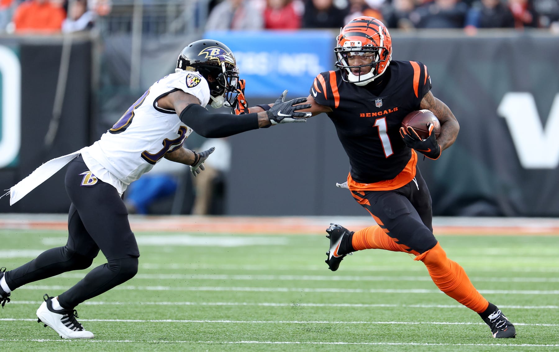 CINCINNATI, OHIO - DECEMBER 26: Ja'Marr Chase #1 of the Cincinnati Bengals against the Baltimore Ravens at Paul Brown Stadium on December 26, 2021 in Cincinnati, Ohio. (Photo by Andy Lyons/Getty Images)