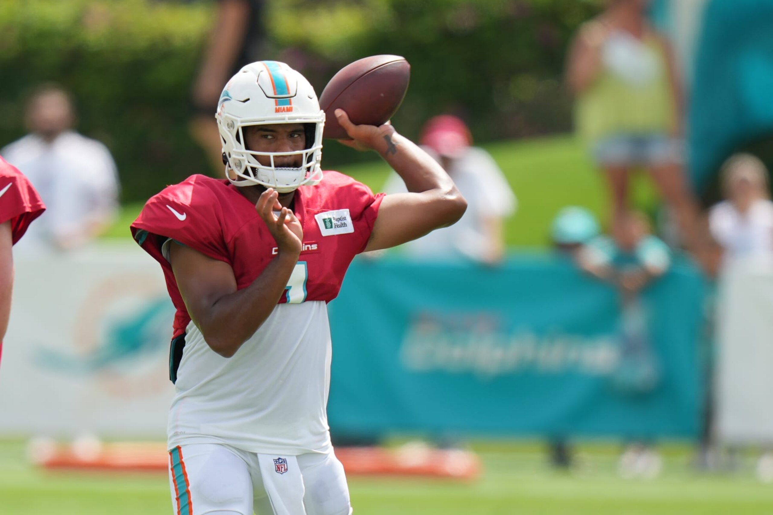 MIAMI GARDENS, FL - AUG 2: Miami Dolphins quarterback Tua Tagovailoa (1) throws passes during the Miami Dolphins training camp on Tuesday, August 2, 2022 at Baptist Health Training Center in Miami Gardens, FL (Photo by Peter Joneleit/Icon Sportswire via Getty Images) MIAMI GARDENS, FL - AUG 2: Miami Dolphins quarterback Tua Tagovailoa (1) throws passes during the Miami Dolphins training camp on Tuesday, August 2, 2022 at Baptist Health Training Center in Miami Gardens, FL (Photo by Peter Joneleit/Icon Sportswire via Getty Images)