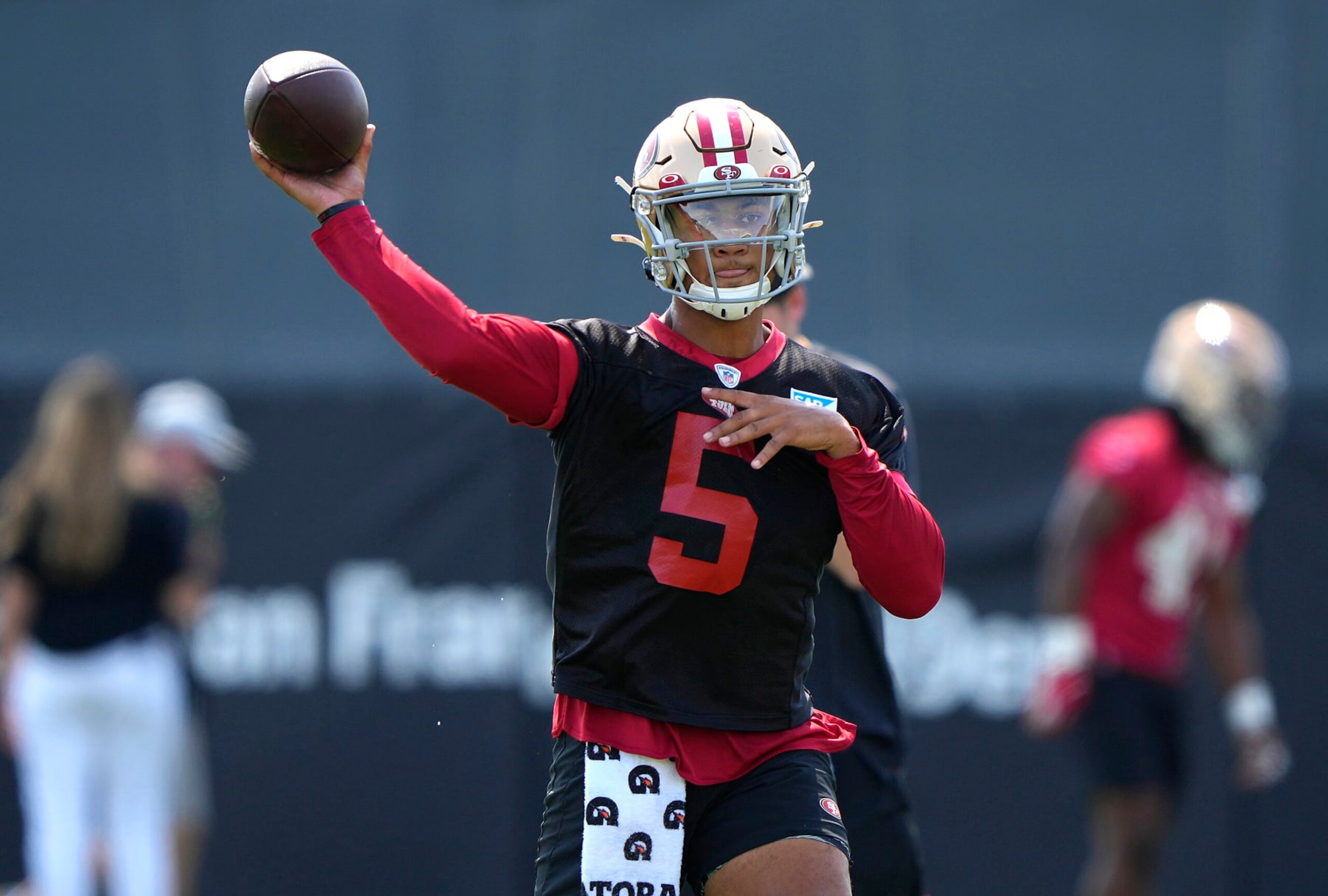 SANTA CLARA, CALIFORNIA - JULY 28: Trey Lance #5 of the San Francisco 49ers works out during training camp at SAP Performance Facility on July 28, 2022 in Santa Clara, California. (Photo by Thearon W. Henderson/Getty Images)