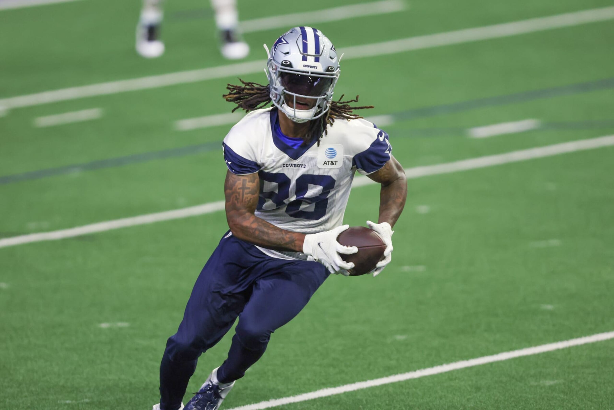 FRISCO, TX - JUNE 02: Dallas Cowboys wide receiver CeeDee Lamb (88) makes a catch during the Dallas Cowboys OTA Offseason Workouts on June 2, 2022 at The Star in Frisco, TX. (Photo by George Walker/Icon Sportswire via Getty Images) FRISCO, TX - JUNE 02: Dallas Cowboys wide receiver CeeDee Lamb (88) makes a catch during the Dallas Cowboys OTA Offseason Workouts on June 2, 2022 at The Star in Frisco, TX. (Photo by George Walker/Icon Sportswire via Getty Images)