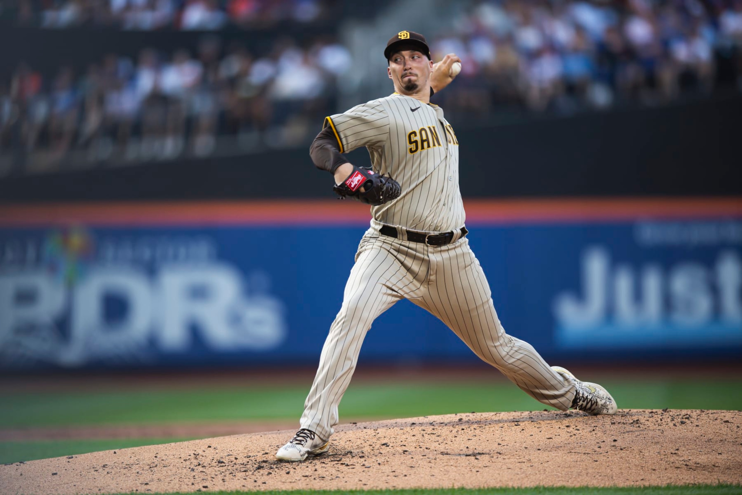 NEW YORK, NEW YORK - JULY 23: Blake Snell #4 of the San Diego Padres pitches in the second inning against the New York Mets at Citi Field on July 23, 2022 in New York City. (Photo by Matt Thomas/San Diego Padres/Getty Images)