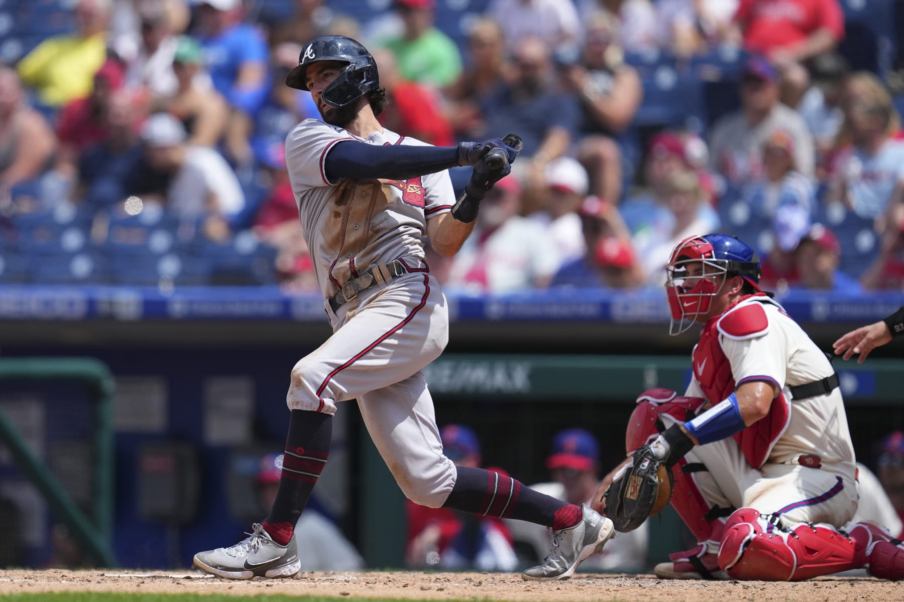 PHILADELPHIA, PA - JULY 27: Dansby Swanson #7 of the Atlanta Braves bats against the Philadelphia Phillies at Citizens Bank Park on July 27, 2022 in Philadelphia, Pennsylvania. (Photo by Mitchell Leff/Getty Images)