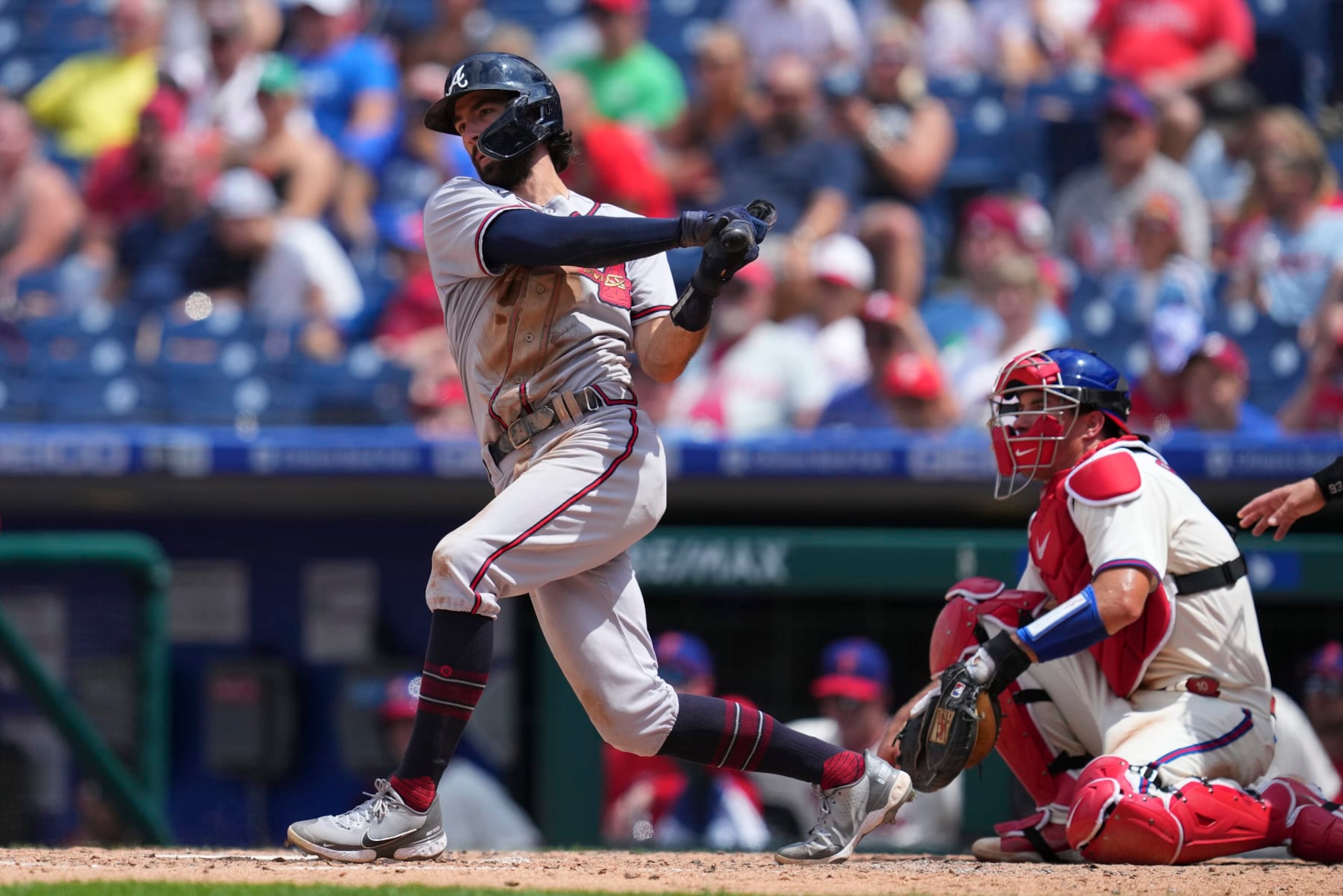PHILADELPHIA, PA - JULY 27: Dansby Swanson #7 of the Atlanta Braves bats against the Philadelphia Phillies at Citizens Bank Park on July 27, 2022 in Philadelphia, Pennsylvania. (Photo by Mitchell Leff/Getty Images) PHILADELPHIA, PA - JULY 27: Dansby Swanson #7 of the Atlanta Braves bats against the Philadelphia Phillies at Citizens Bank Park on July 27, 2022 in Philadelphia, Pennsylvania. (Photo by Mitchell Leff/Getty Images)
