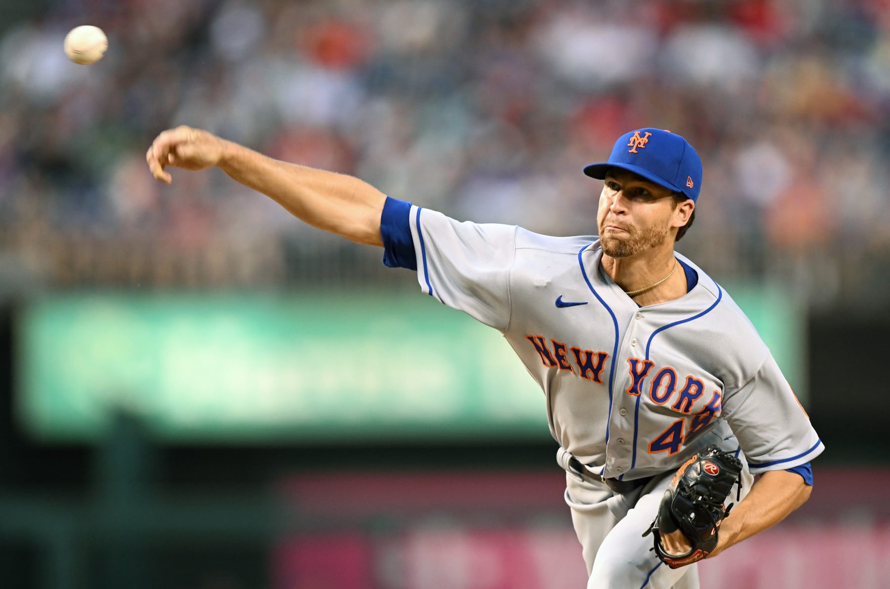 WASHINGTON, DC - AUGUST 02: Jacob deGrom #48 of the New York Mets pitches in the fourth inning against the Washington Nationals at Nationals Park on August 02, 2022 in Washington, DC. (Photo by G Fiume/Getty Images)