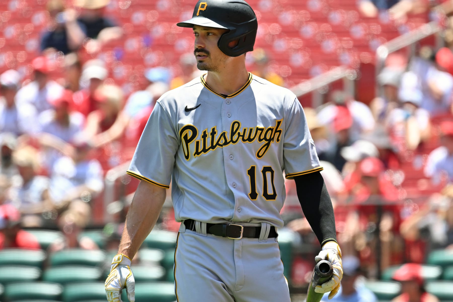 ST. LOUIS, MO - JUNE 14: Pittsburgh Pirates designated hitter Bryan Reynolds (10) reacts after striking out during Game 1 of a MLB doubleheader between the Pittsburgh Pirates and the St. Louis Cardinals on June 14, 2022, at Busch Stadium,  St. Louis, MO.  (Photo by Keith Gillett/Icon Sportswire via Getty Images),